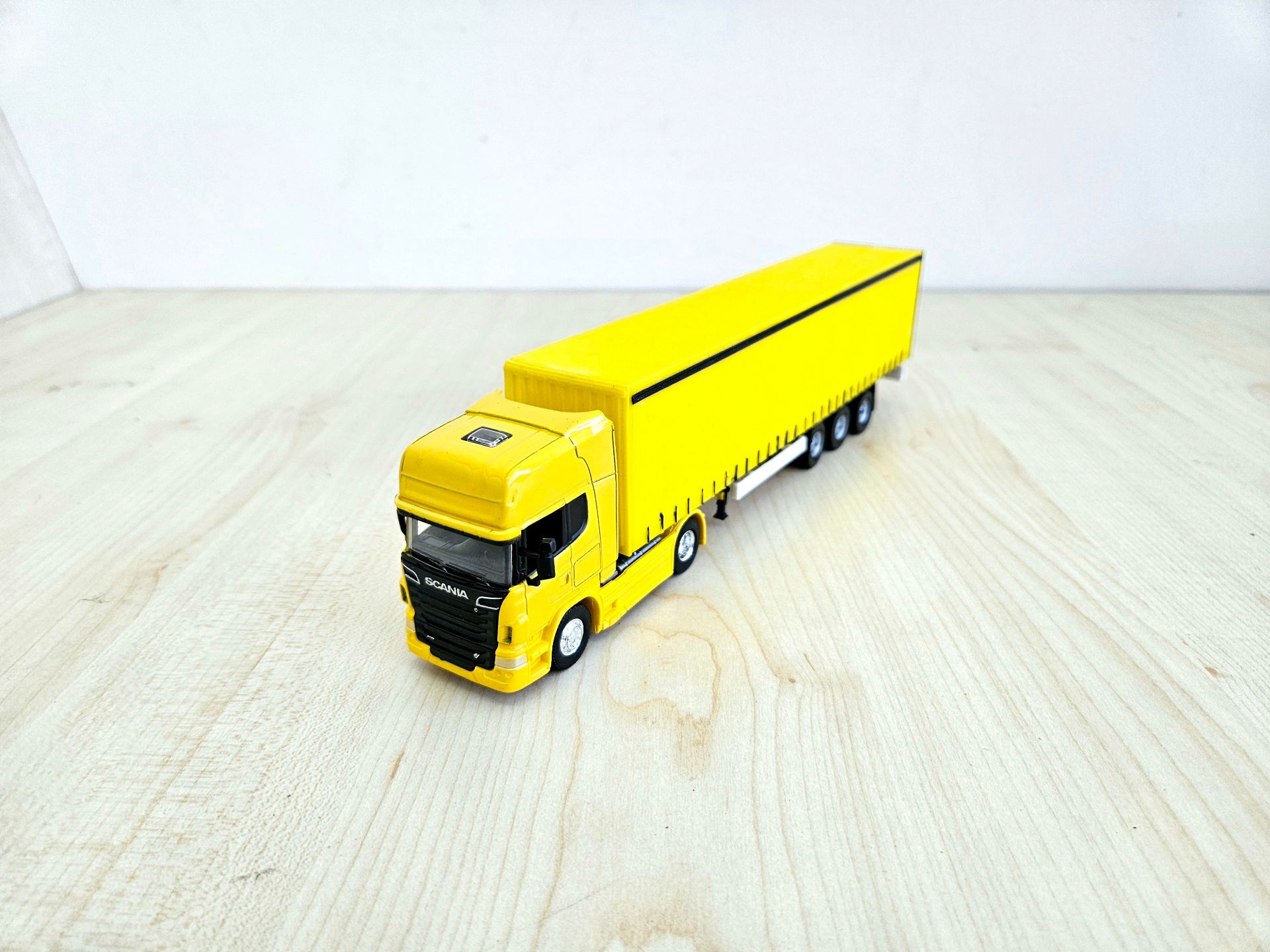 1/64 sarı SCANIA R730 TENTE DORSELİ TIR MAKETİ (25 cm boy)