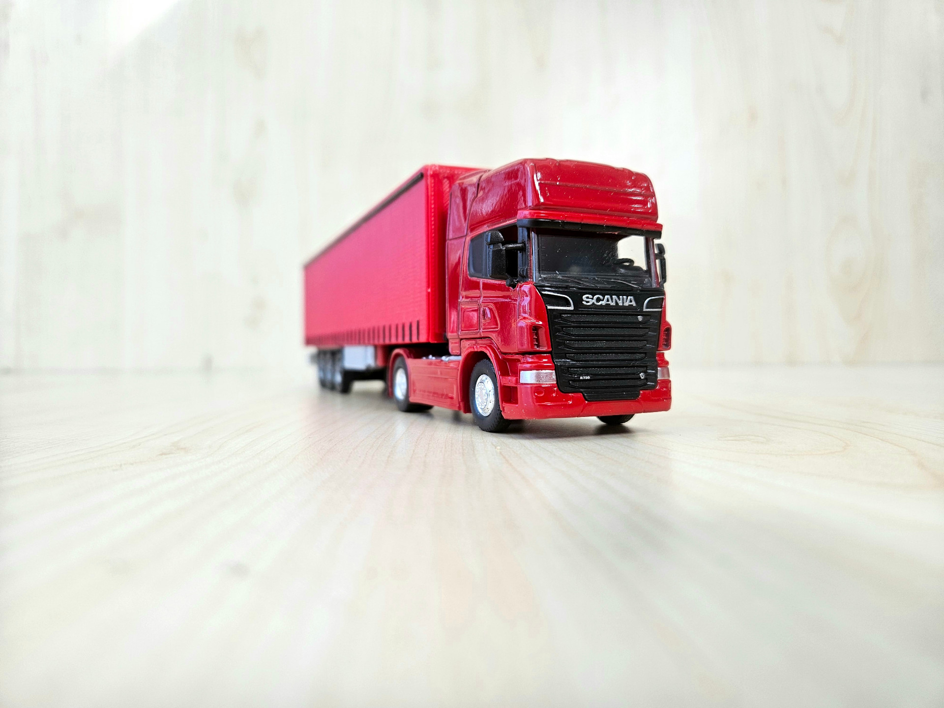 1/64 kırmızı SCANIA R730 TENTE DORSELİ TIR MAKETİ (25 cm boy)
