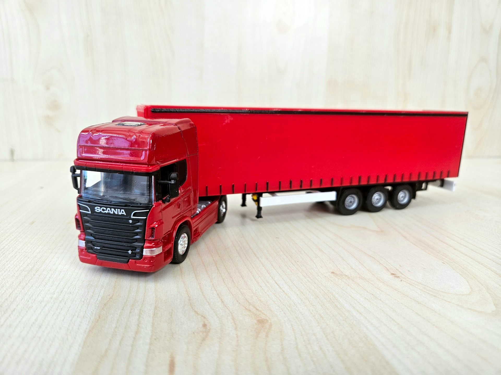 1/64 kırmızı SCANIA R730 TENTE DORSELİ TIR MAKETİ (25 cm boy)