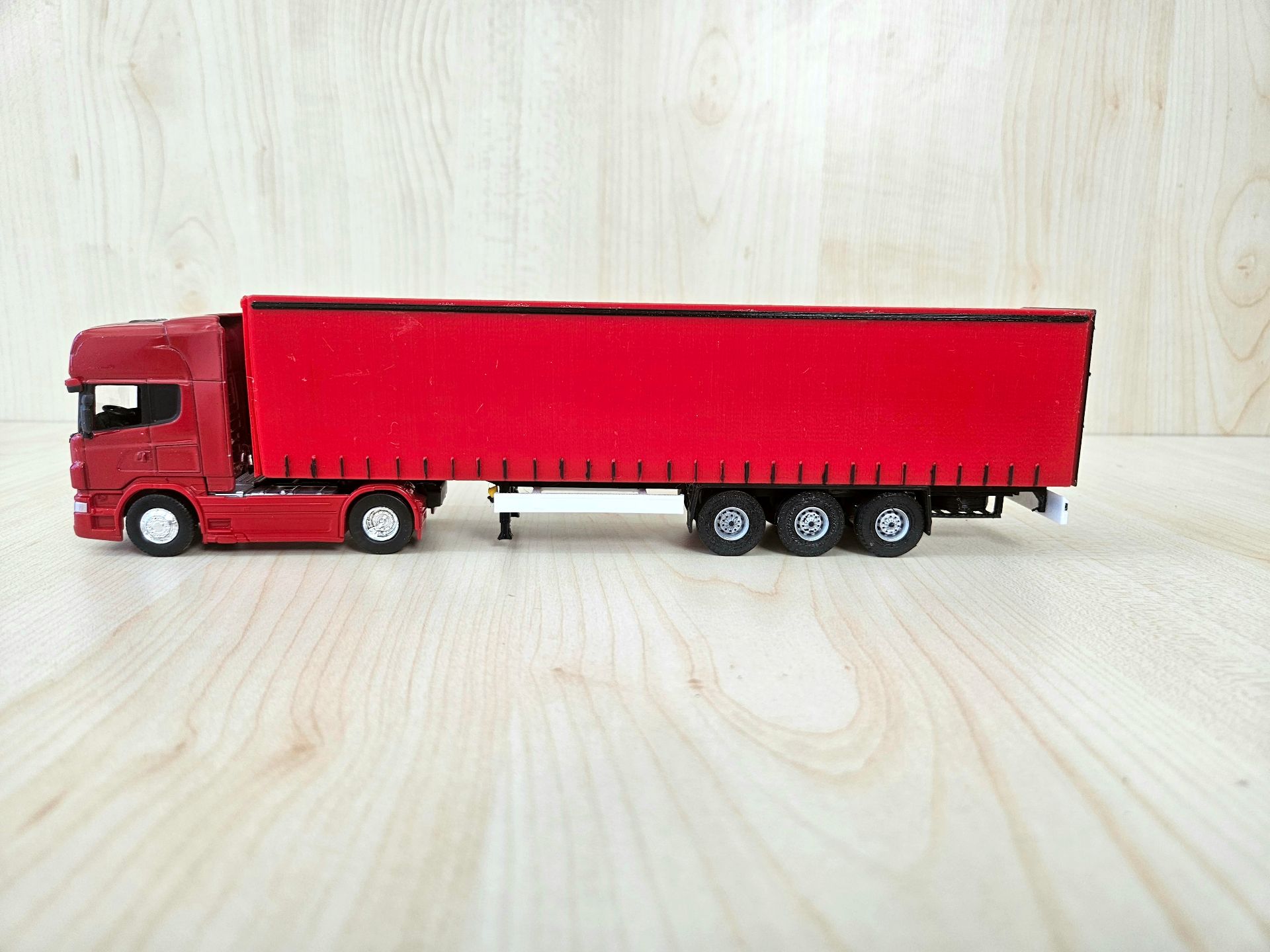 1/64 kırmızı SCANIA R730 TENTE DORSELİ TIR MAKETİ (25 cm boy)