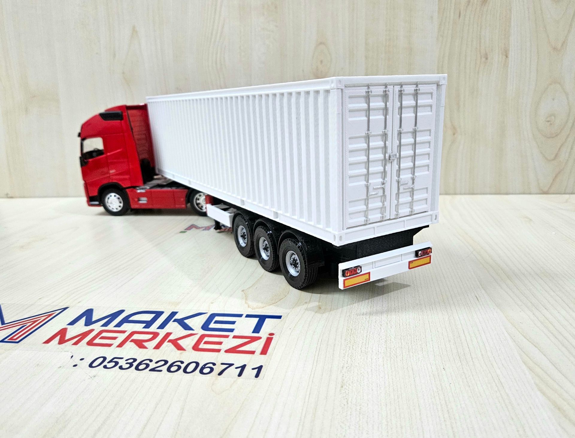 1/32 WELLY Kırmızı VOLVO FH4 KONTEYNER DORSELİ TIR