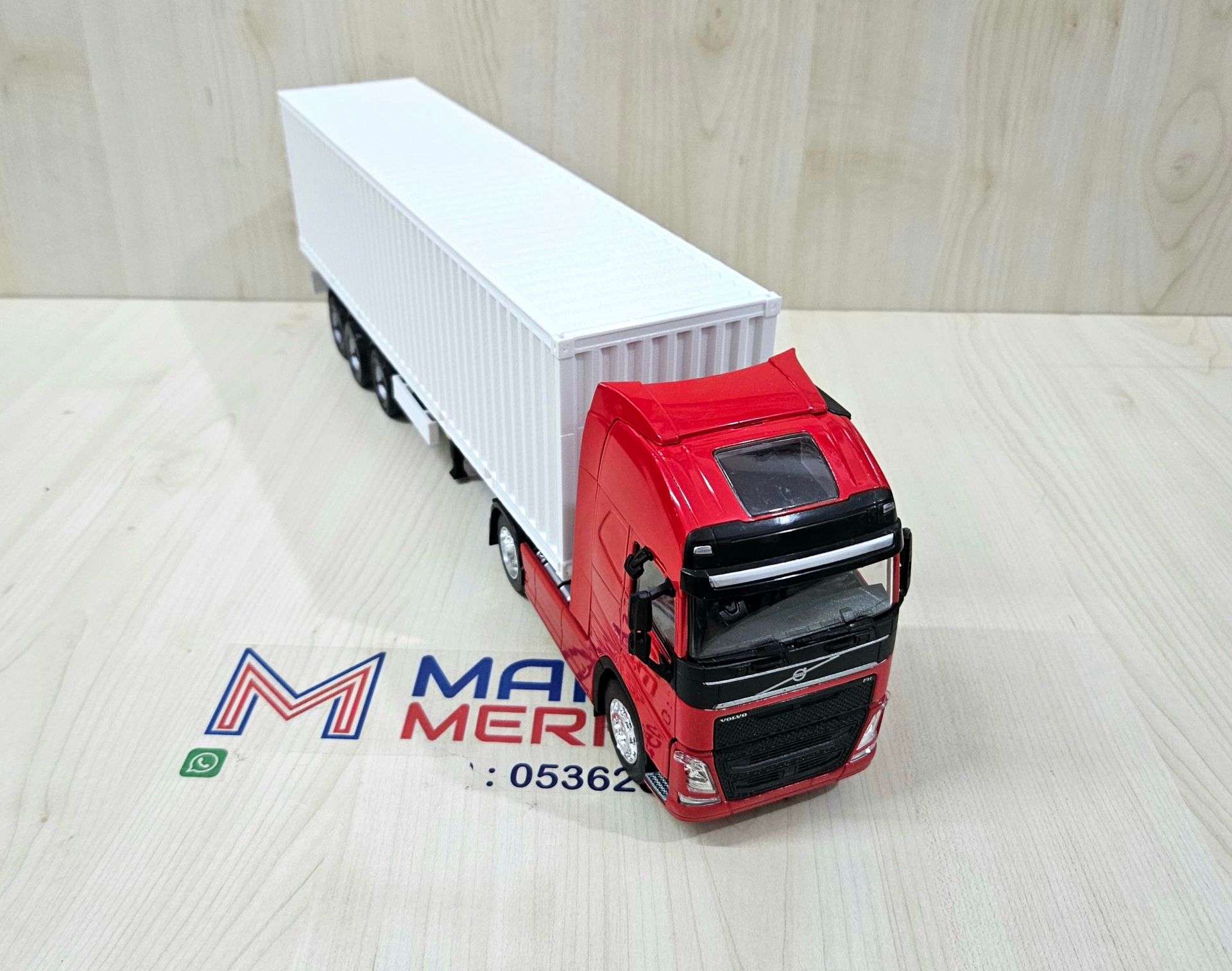 1/32 WELLY Kırmızı VOLVO FH4 KONTEYNER DORSELİ TIR