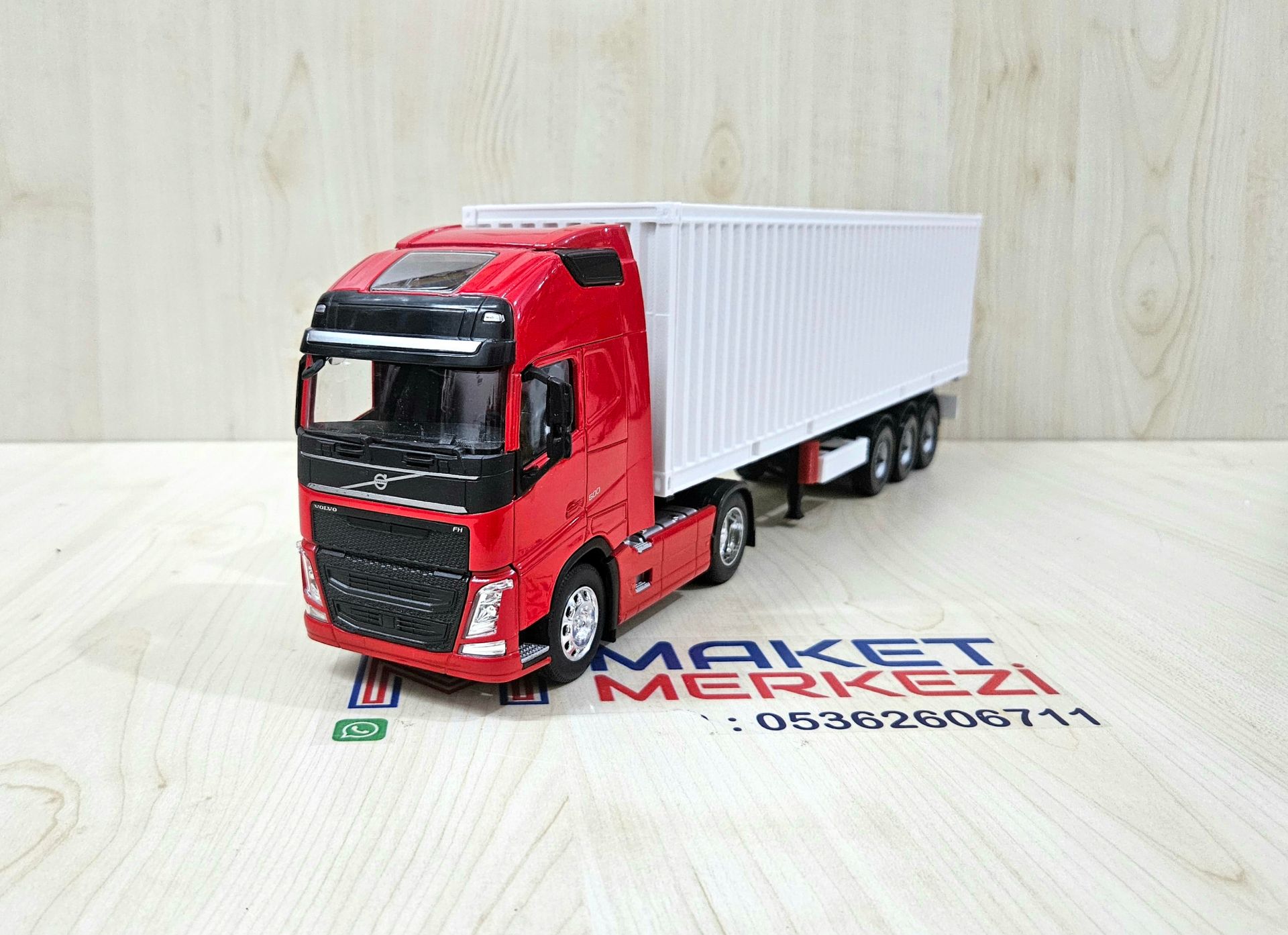 1/32 WELLY Kırmızı VOLVO FH4 KONTEYNER DORSELİ TIR