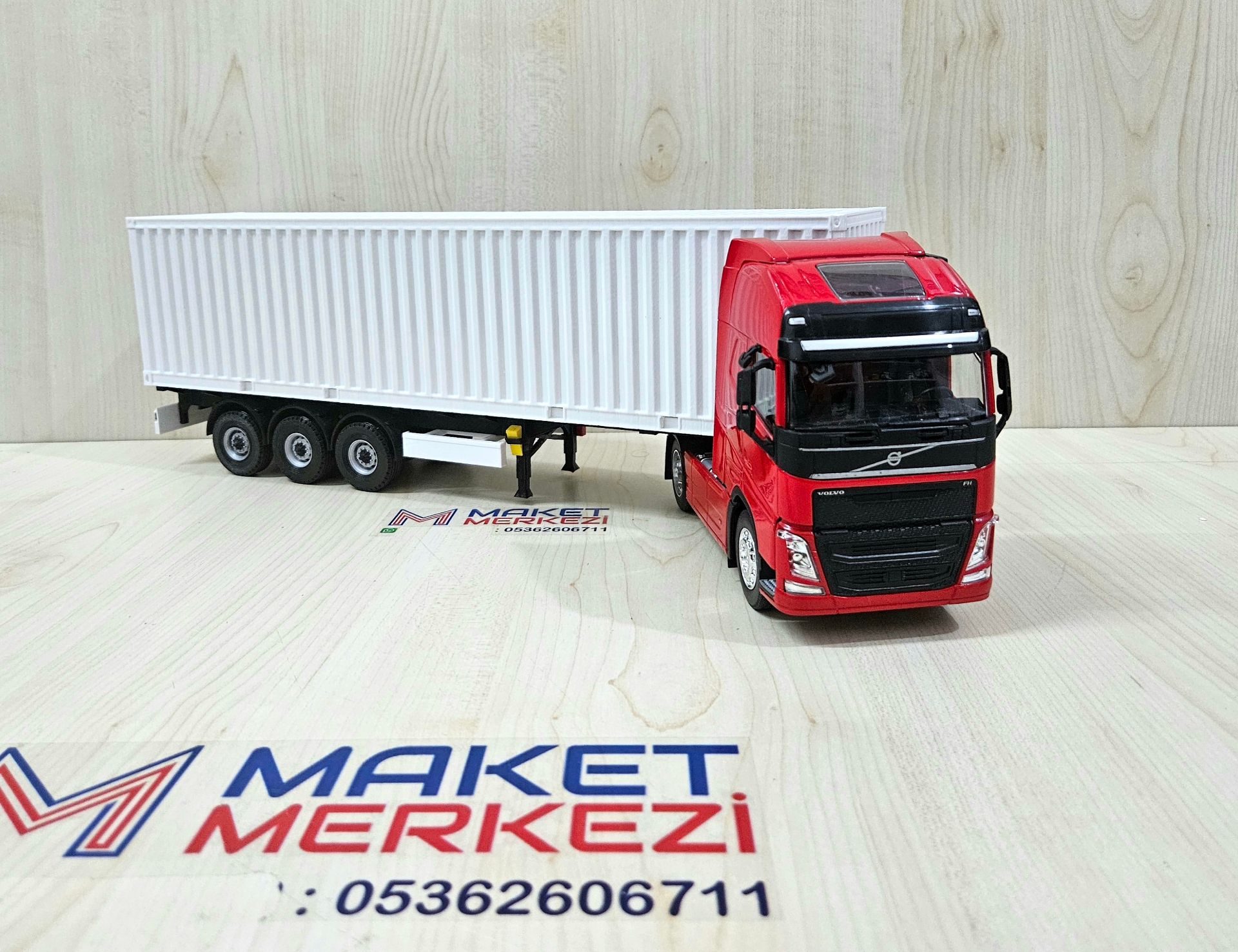 1/32 WELLY Kırmızı VOLVO FH4 KONTEYNER DORSELİ TIR