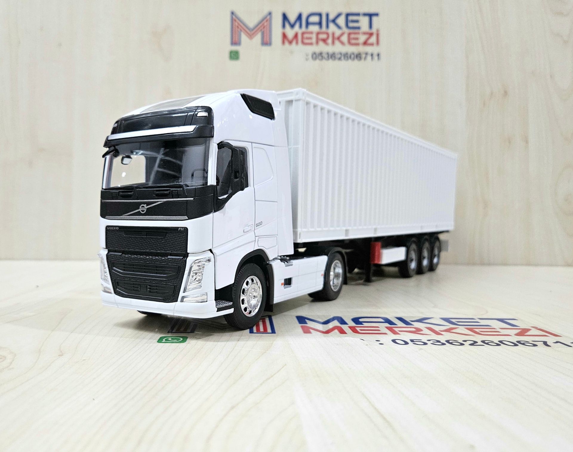 1/32 WELLY BEYAZ VOLVO FH4 KONTEYNER DORSELİ TIR