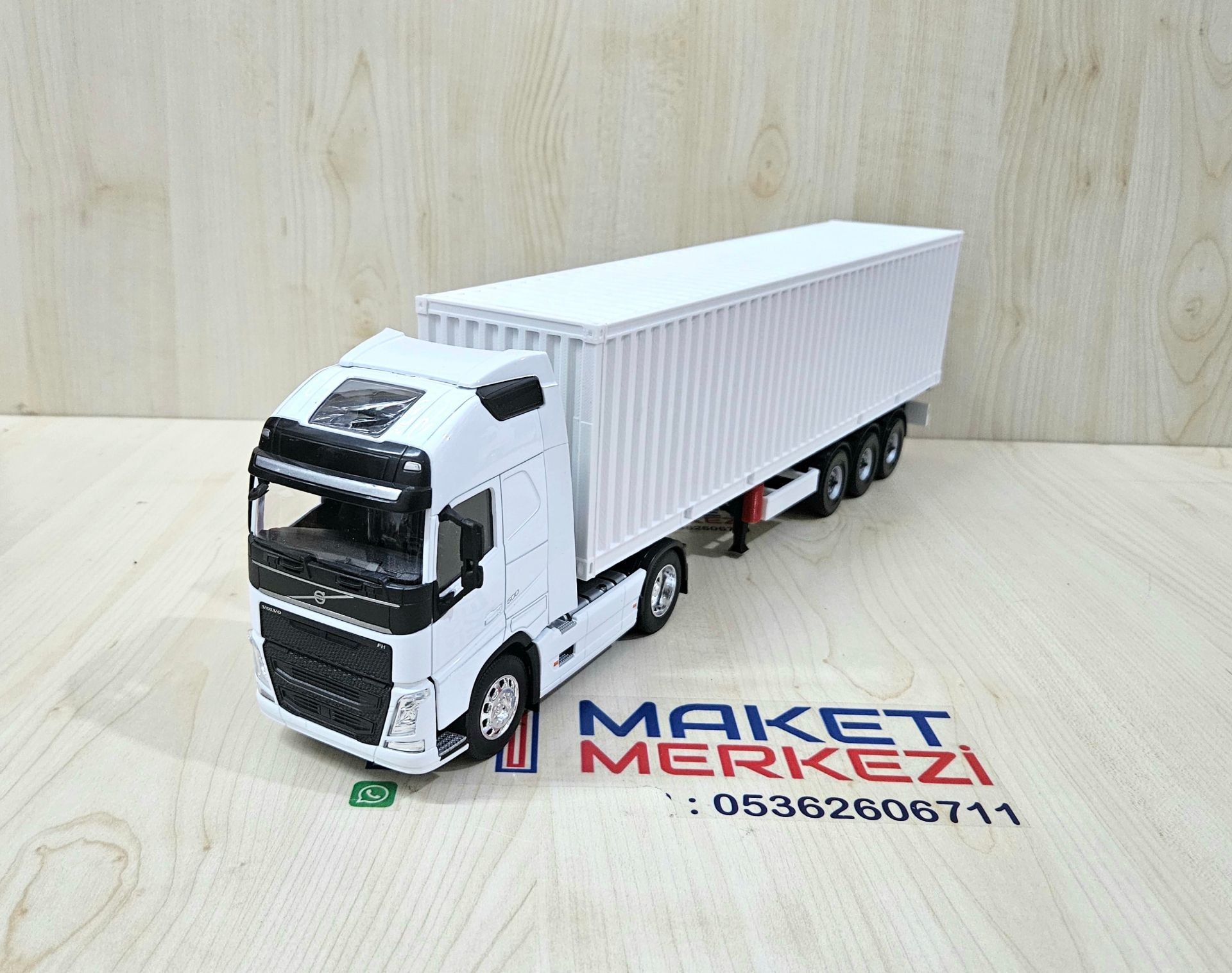 1/32 WELLY BEYAZ VOLVO FH4 KONTEYNER DORSELİ TIR