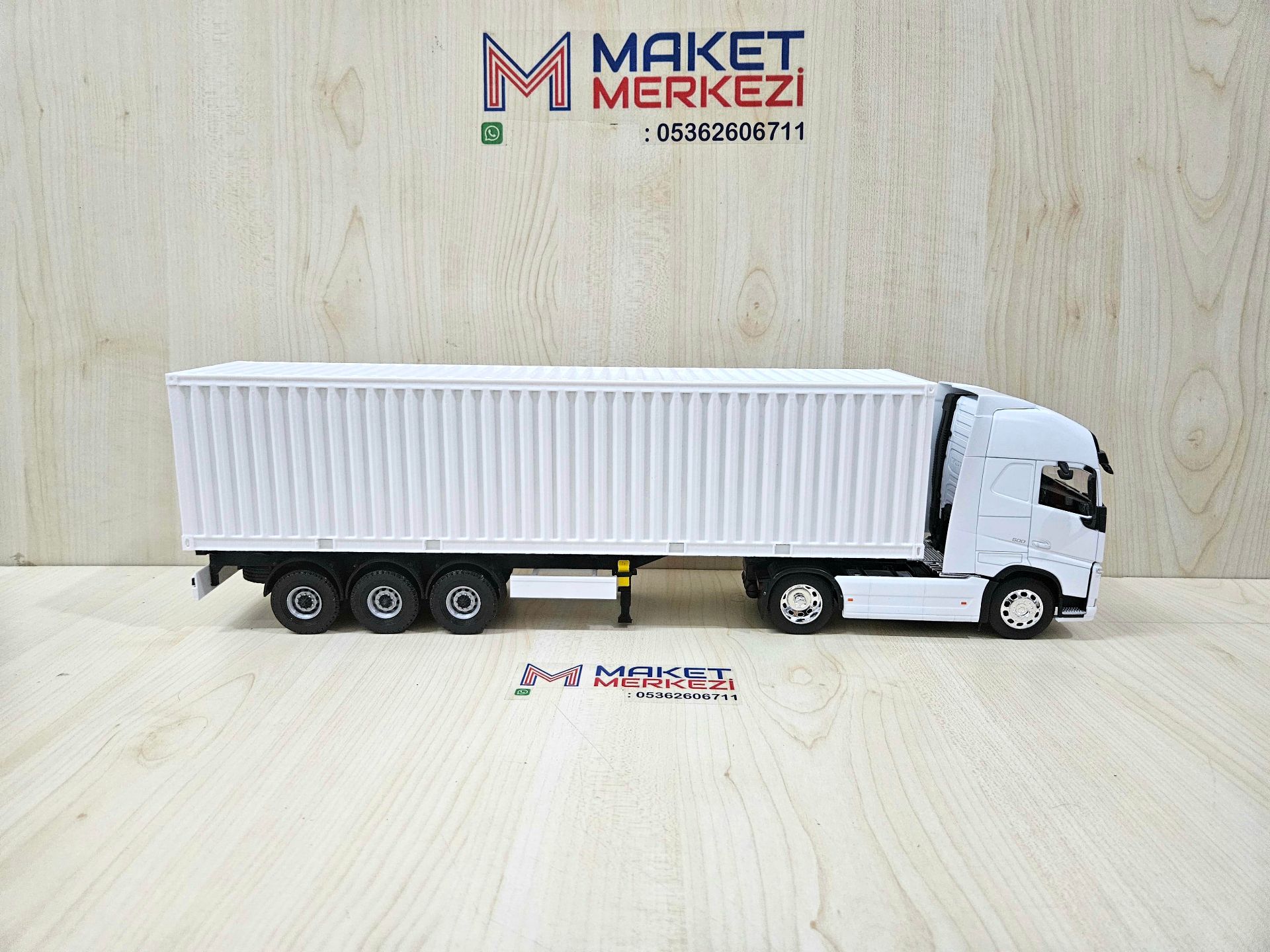 1/32 WELLY BEYAZ VOLVO FH4 KONTEYNER DORSELİ TIR