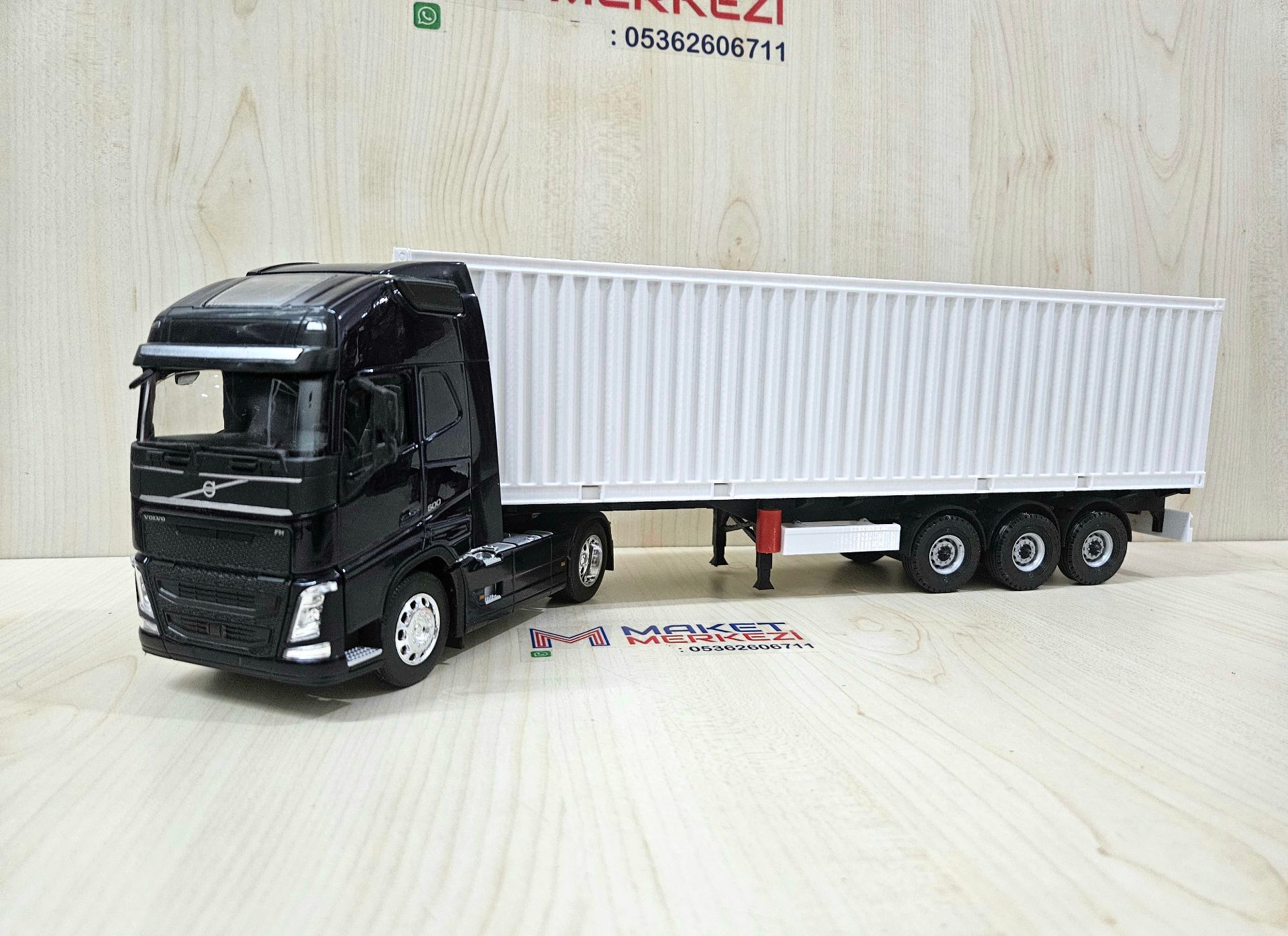 1/32 WELLY LACİVERT VOLVO FH4 KONTEYNER DORSELİ TIR