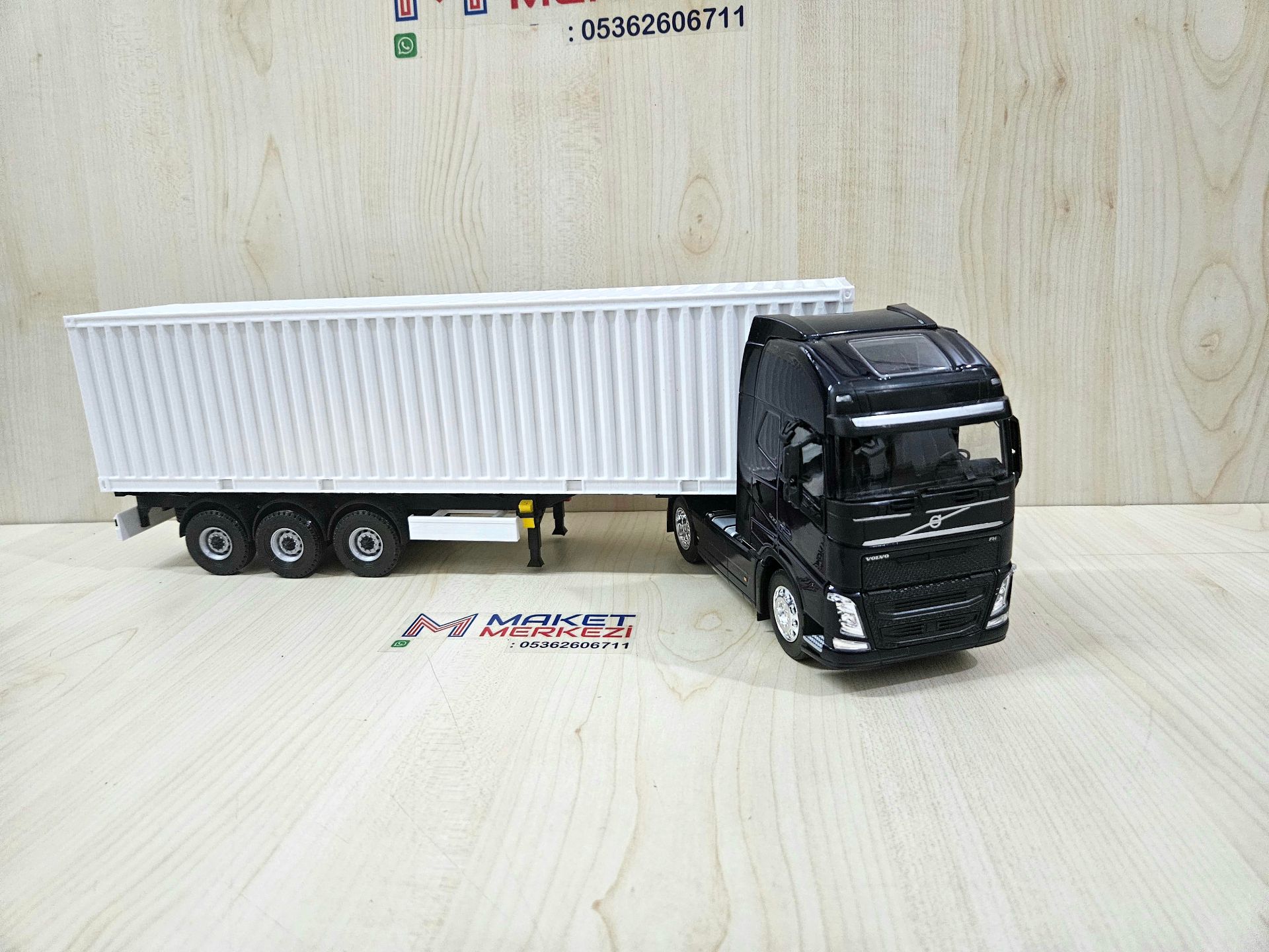 1/32 WELLY LACİVERT VOLVO FH4 KONTEYNER DORSELİ TIR