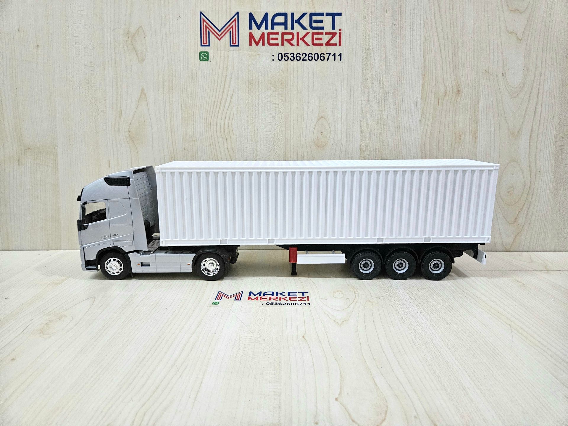 1/32 WELLY GRİ VOLVO FH4 KONTEYNER DORSELİ TIR