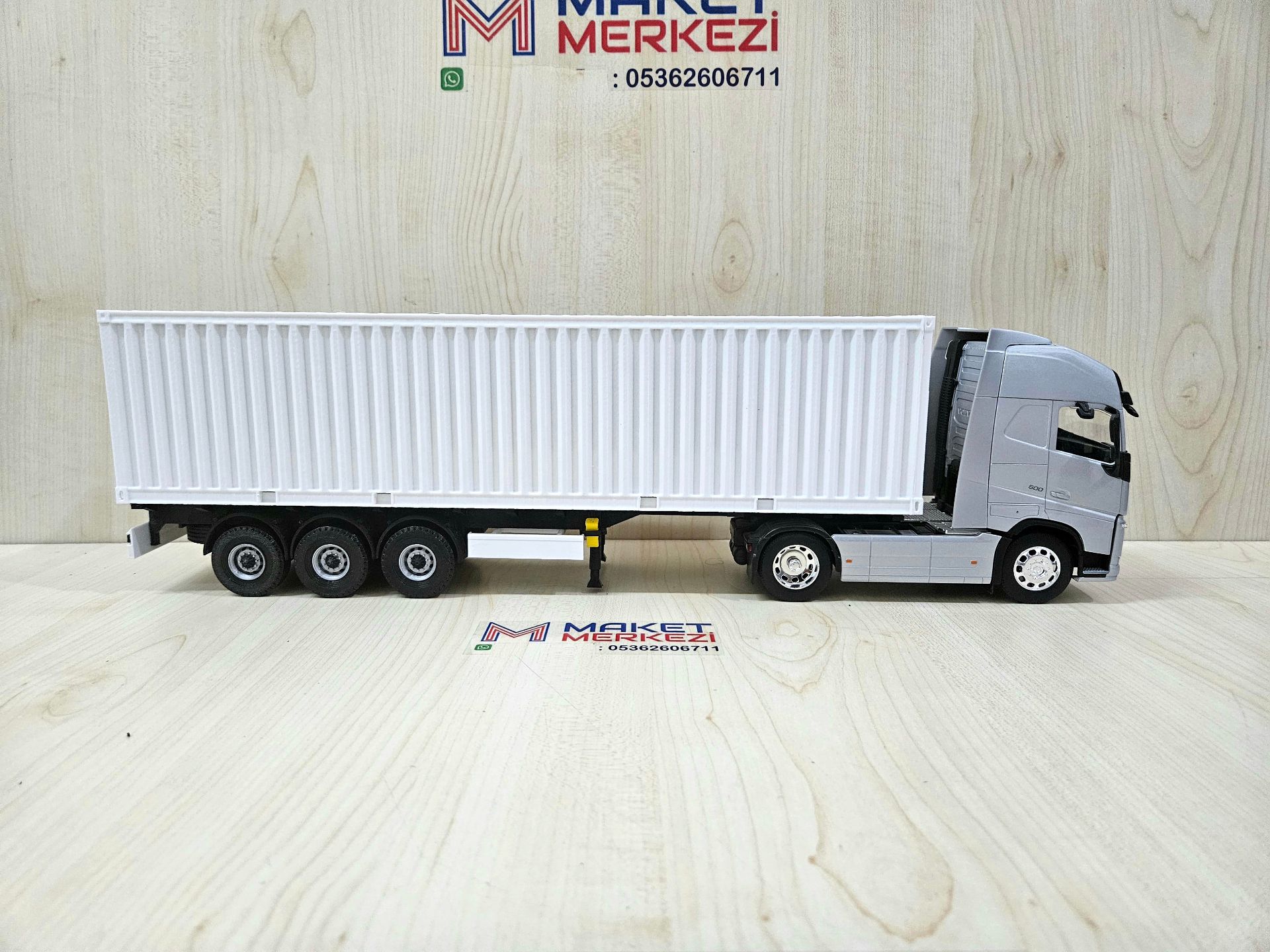 1/32 WELLY GRİ VOLVO FH4 KONTEYNER DORSELİ TIR