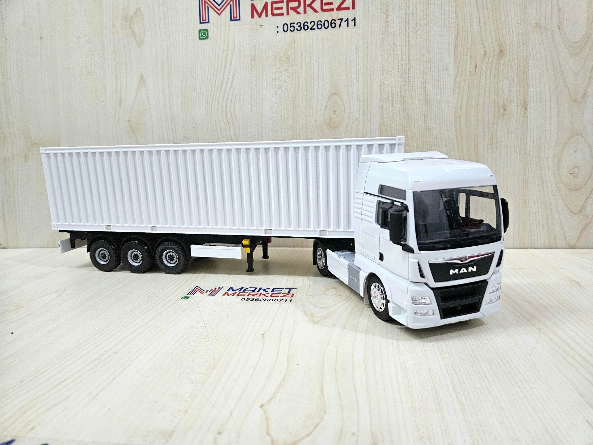1/32 WELLY MAN TGX KONTEYNER DORSELİ TIR