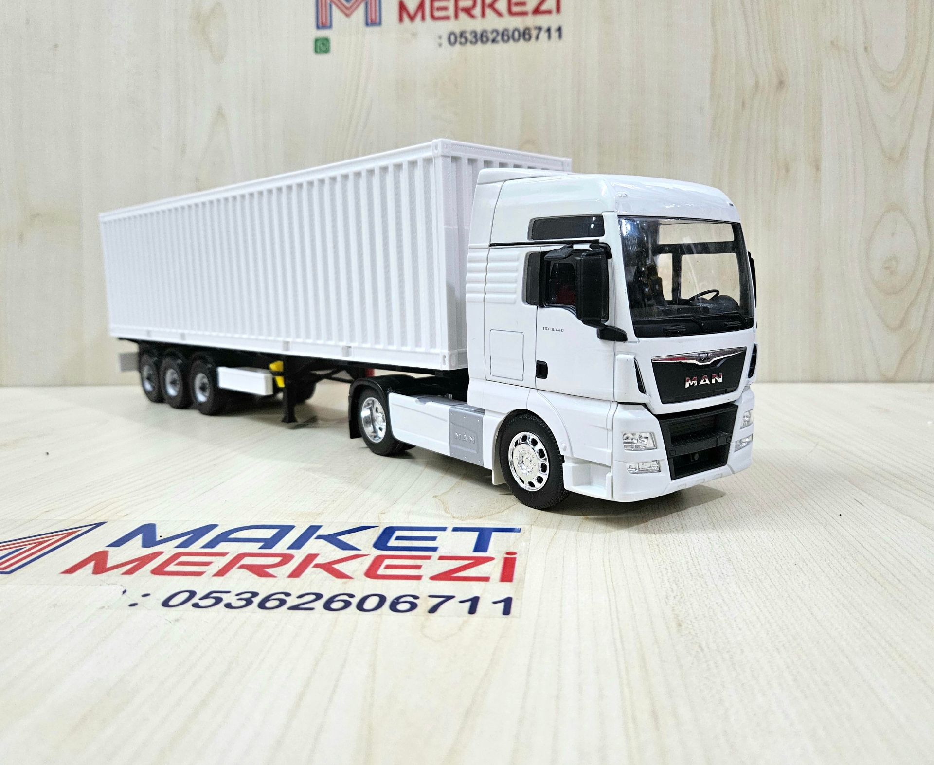 1/32 WELLY MAN TGX KONTEYNER DORSELİ TIR