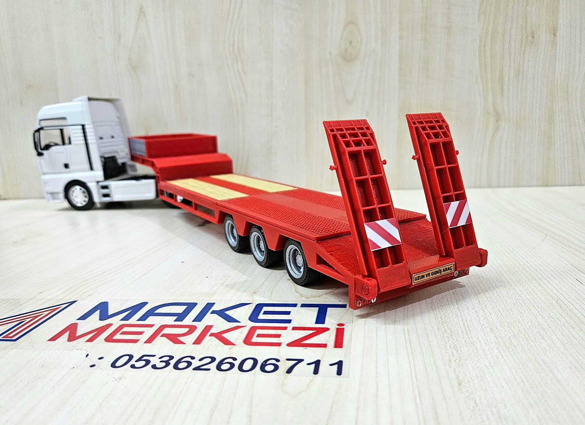 1/32 WELLY MAN TGX LOWBED DORSELİ TIR MAKETİ