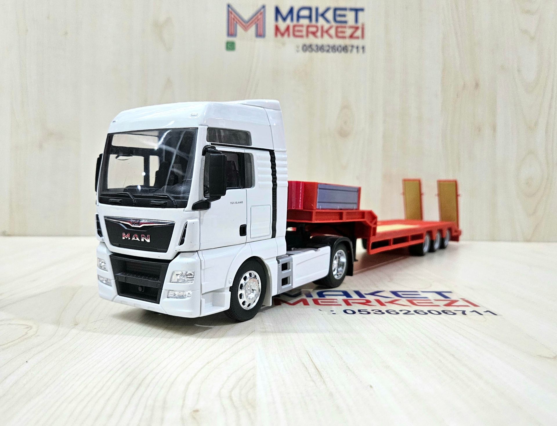 1/32 WELLY MAN TGX LOWBED DORSELİ TIR MAKETİ