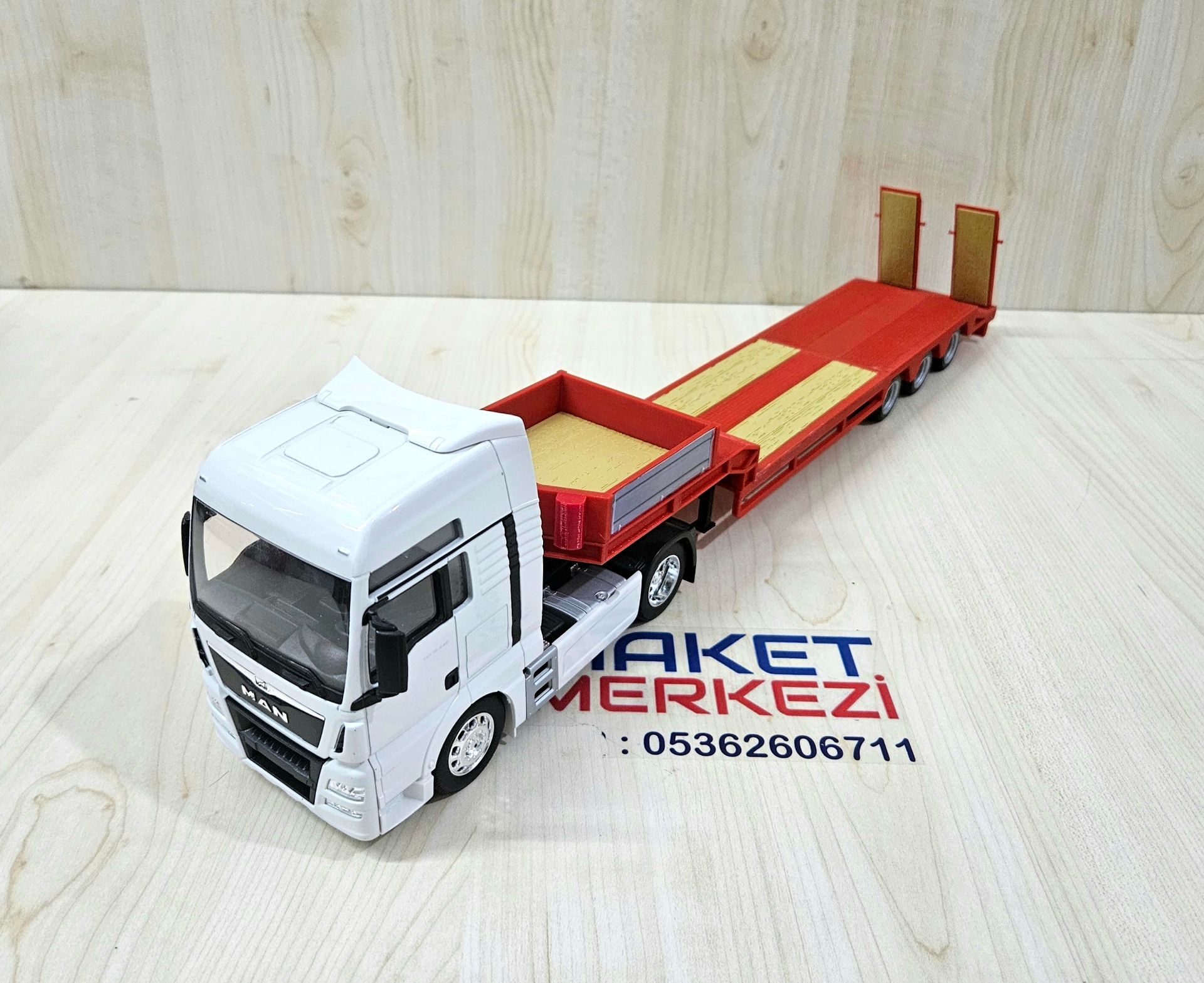 1/32 WELLY MAN TGX LOWBED DORSELİ TIR MAKETİ