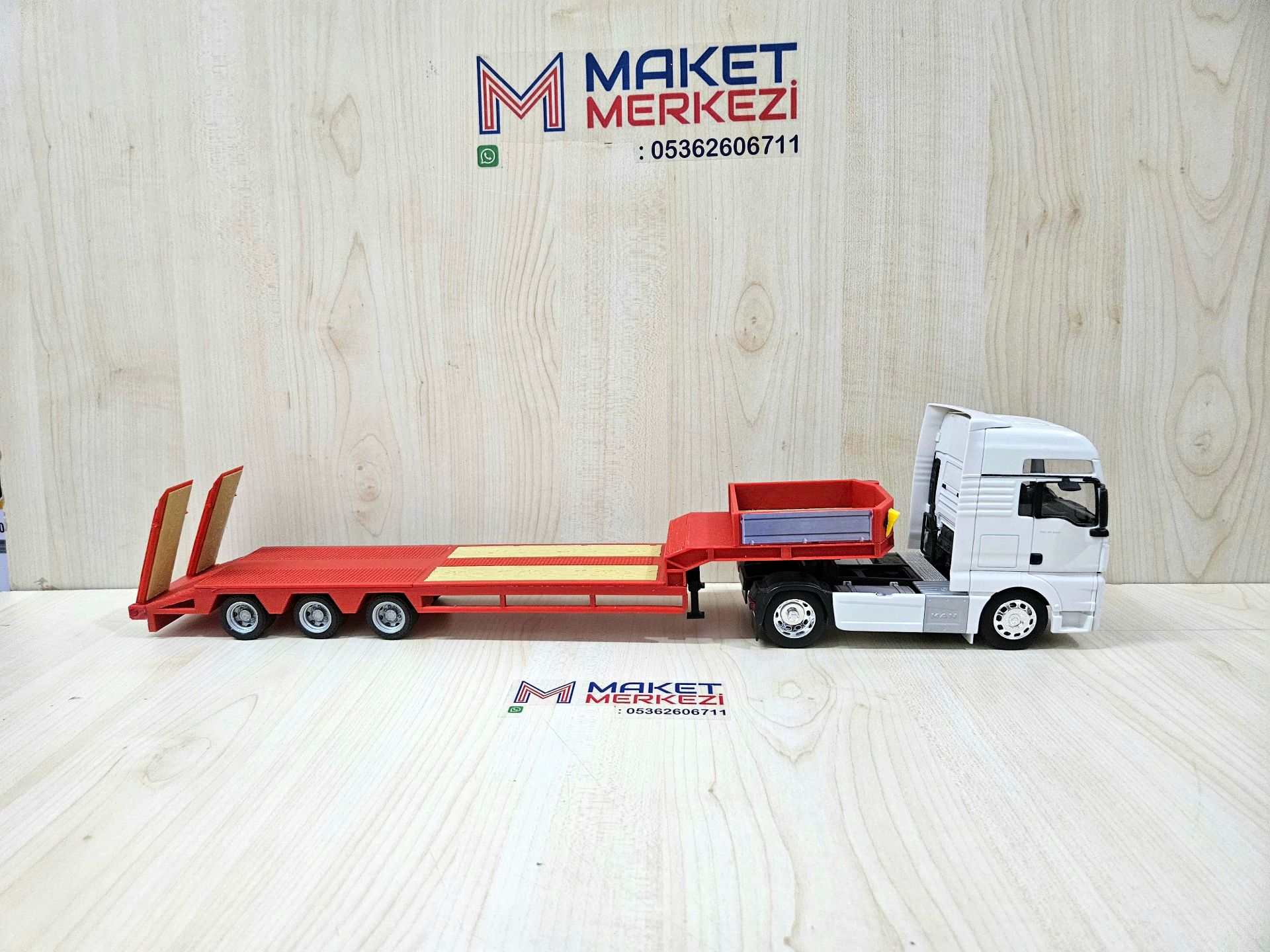 1/32 WELLY MAN TGX LOWBED DORSELİ TIR MAKETİ