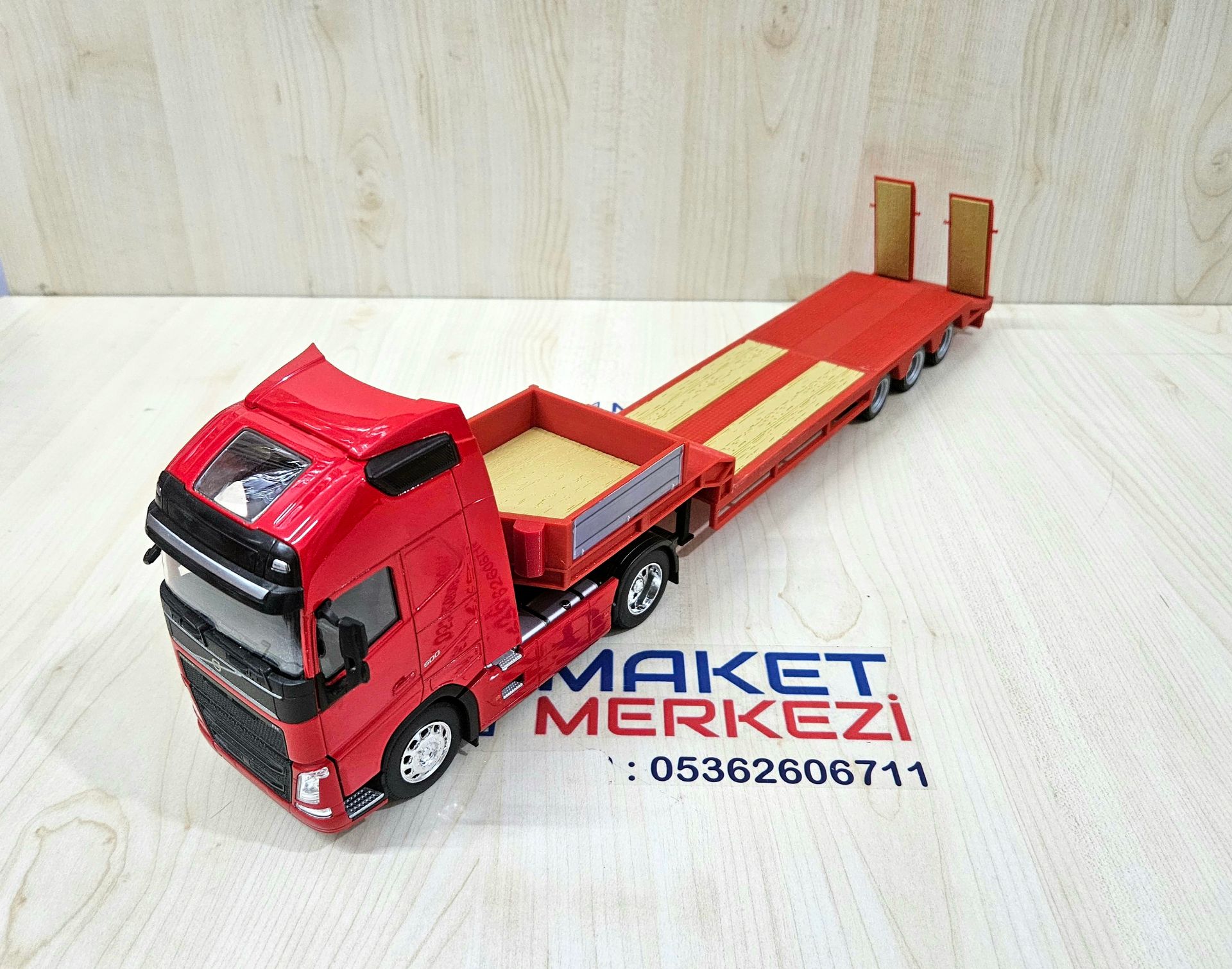 1/32 WELLY KIRMIZI VOLVO FH4 LOWBED DORSELİ TIR MAKETİ