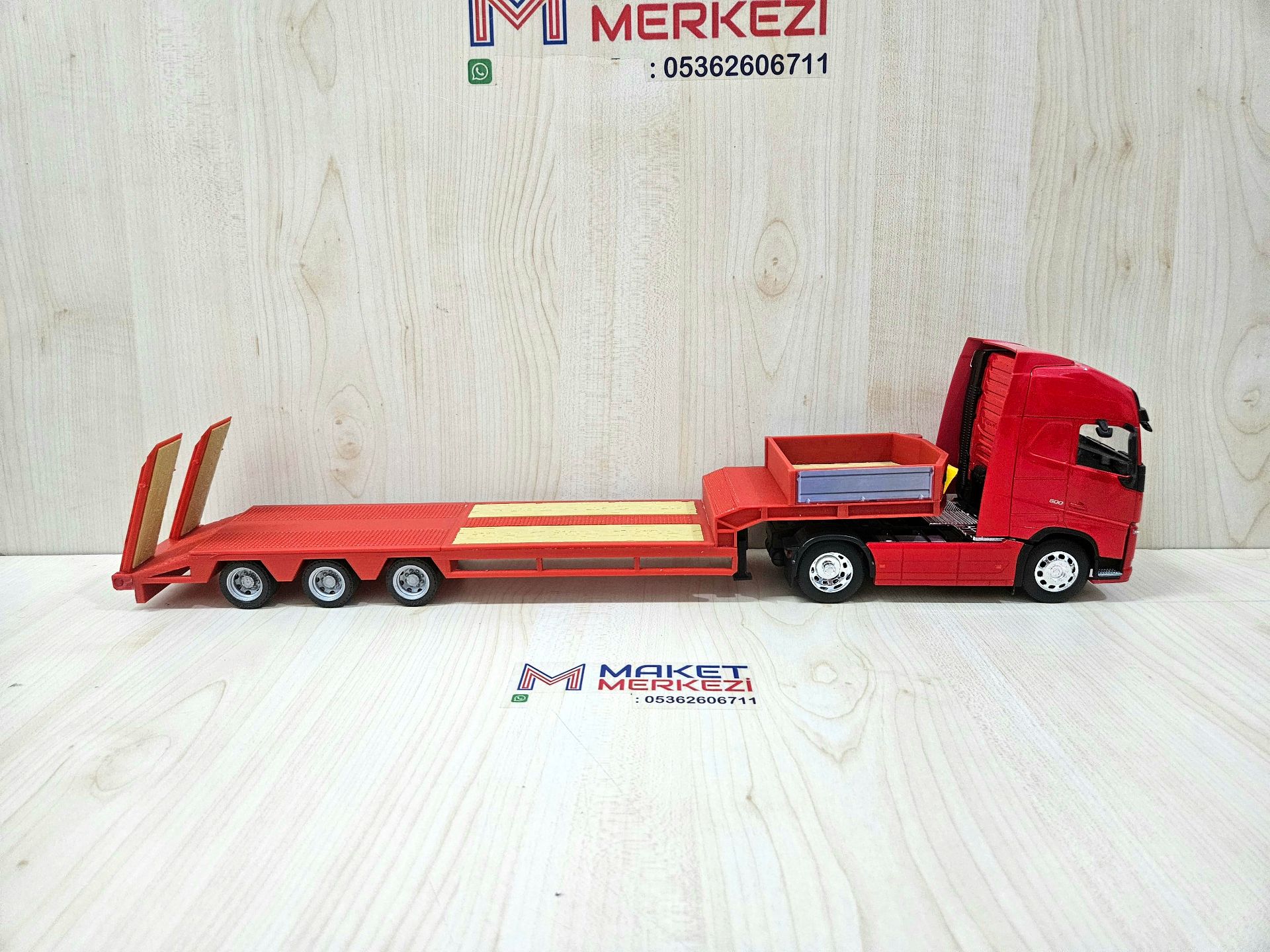 1/32 WELLY KIRMIZI VOLVO FH4 LOWBED DORSELİ TIR MAKETİ
