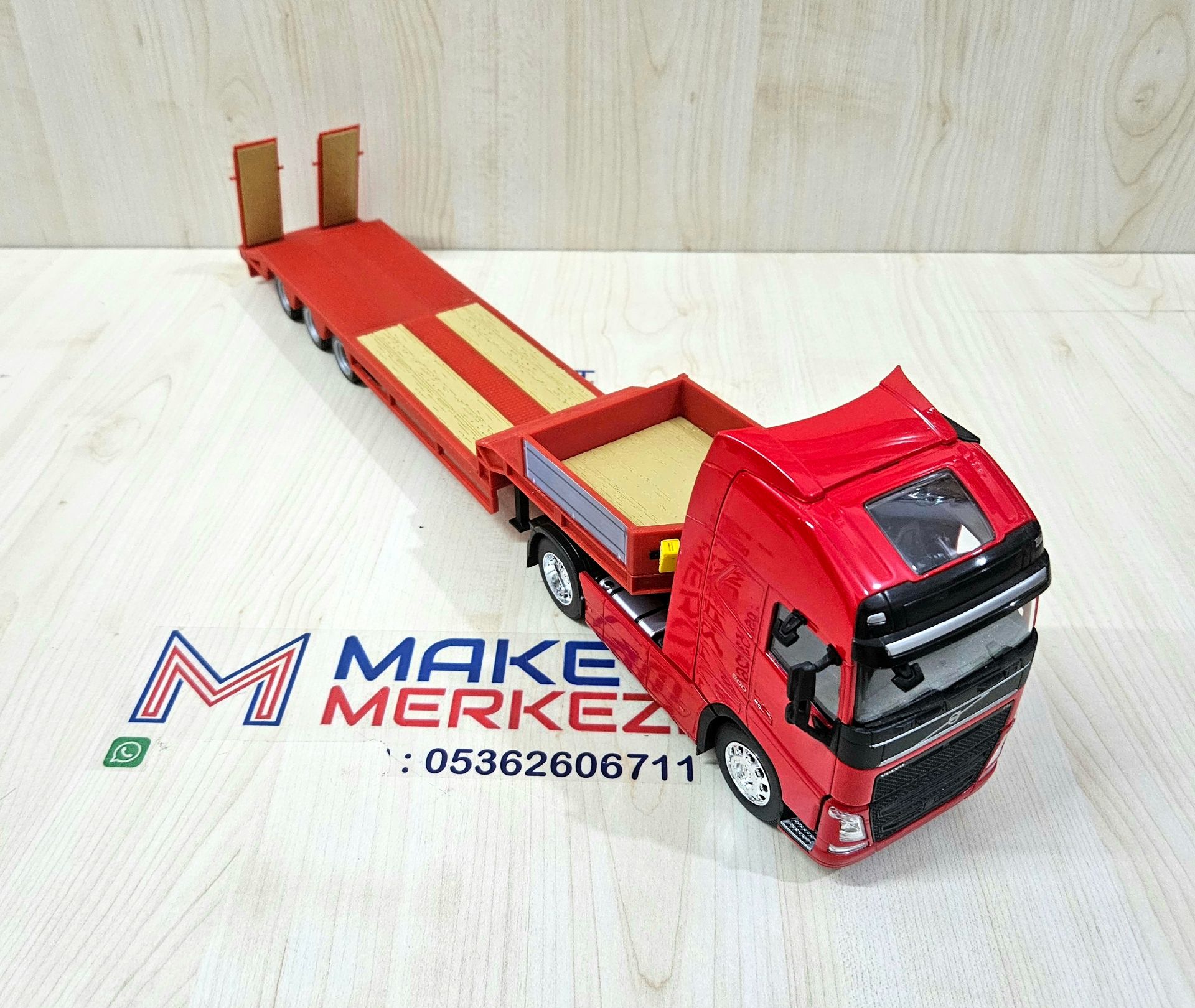 1/32 WELLY KIRMIZI VOLVO FH4 LOWBED DORSELİ TIR MAKETİ