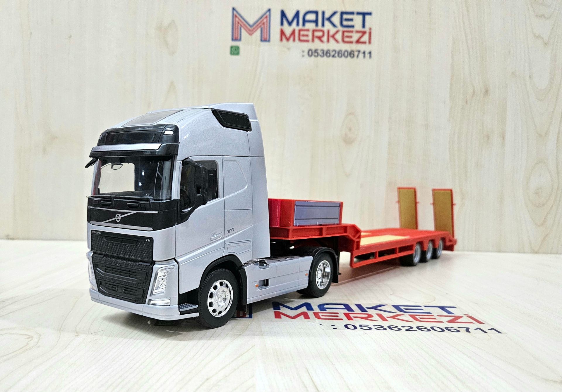 1/32 WELLY GRİ VOLVO FH4 LOWBED DORSELİ TIR MAKETİ