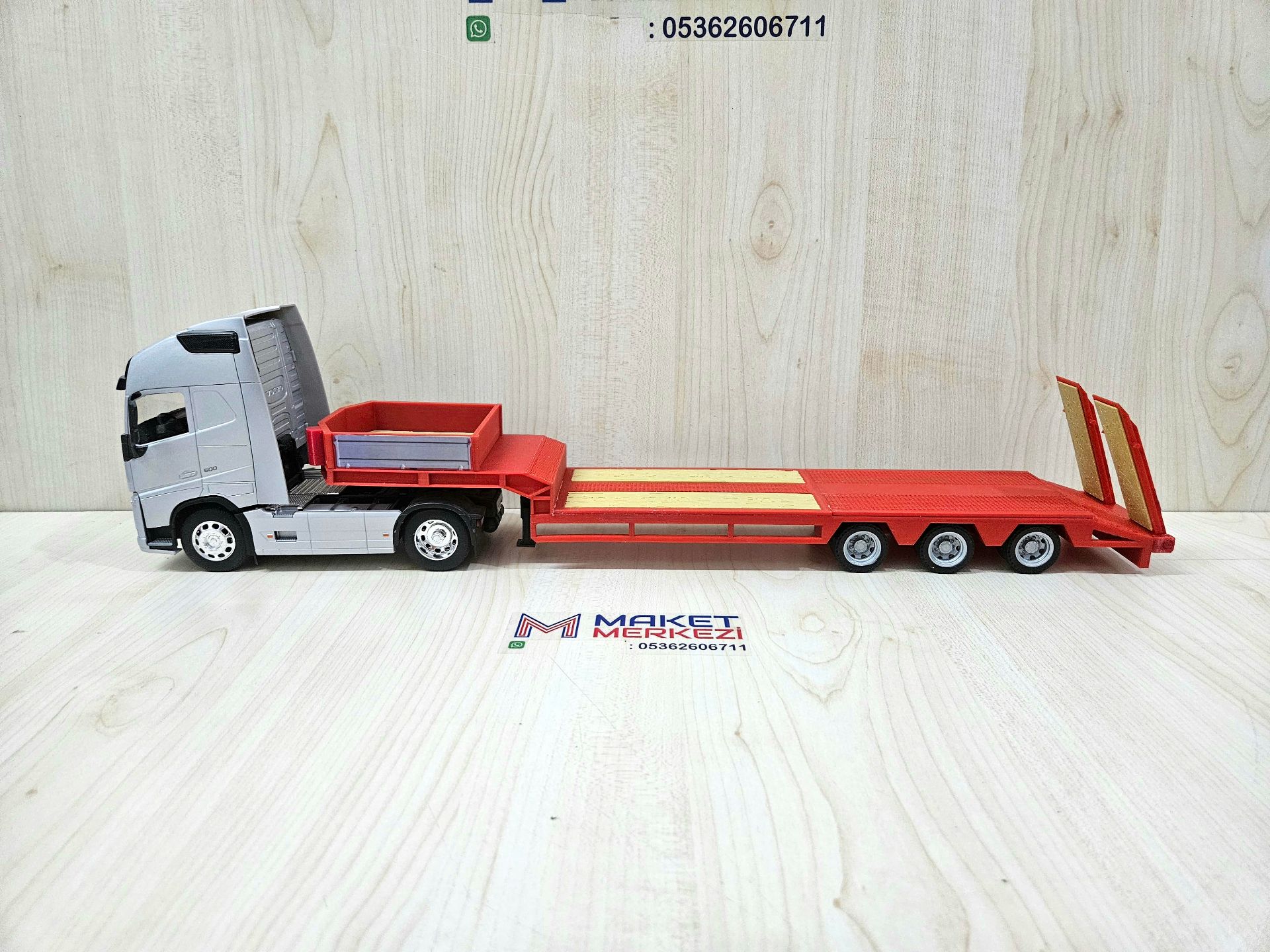 1/32 WELLY GRİ VOLVO FH4 LOWBED DORSELİ TIR MAKETİ