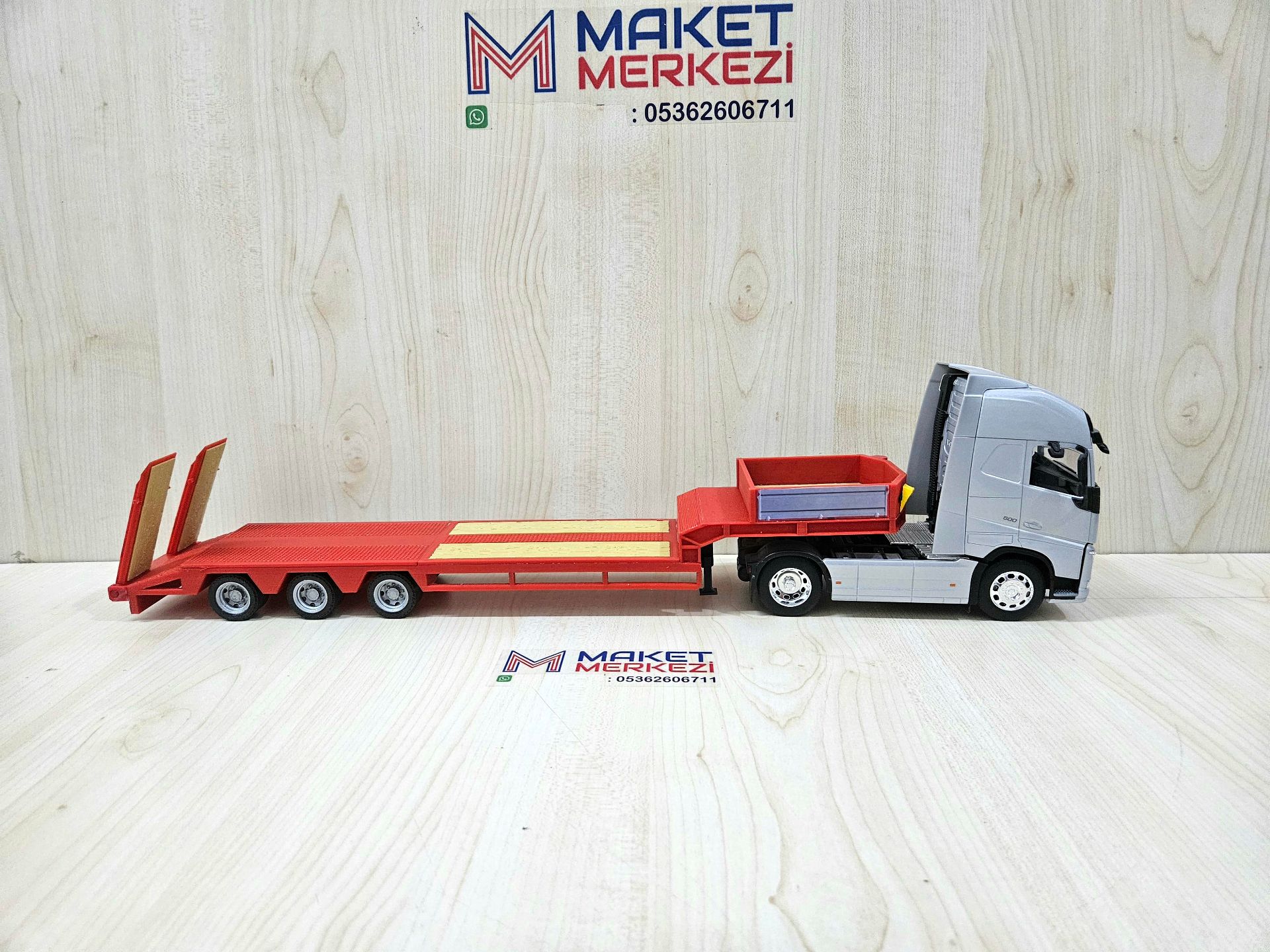 1/32 WELLY GRİ VOLVO FH4 LOWBED DORSELİ TIR MAKETİ