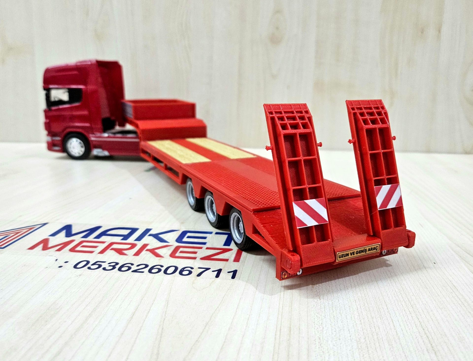1/32 WELLY SCANIA R730 LOWBED DORSELİ TIR MAKETİ