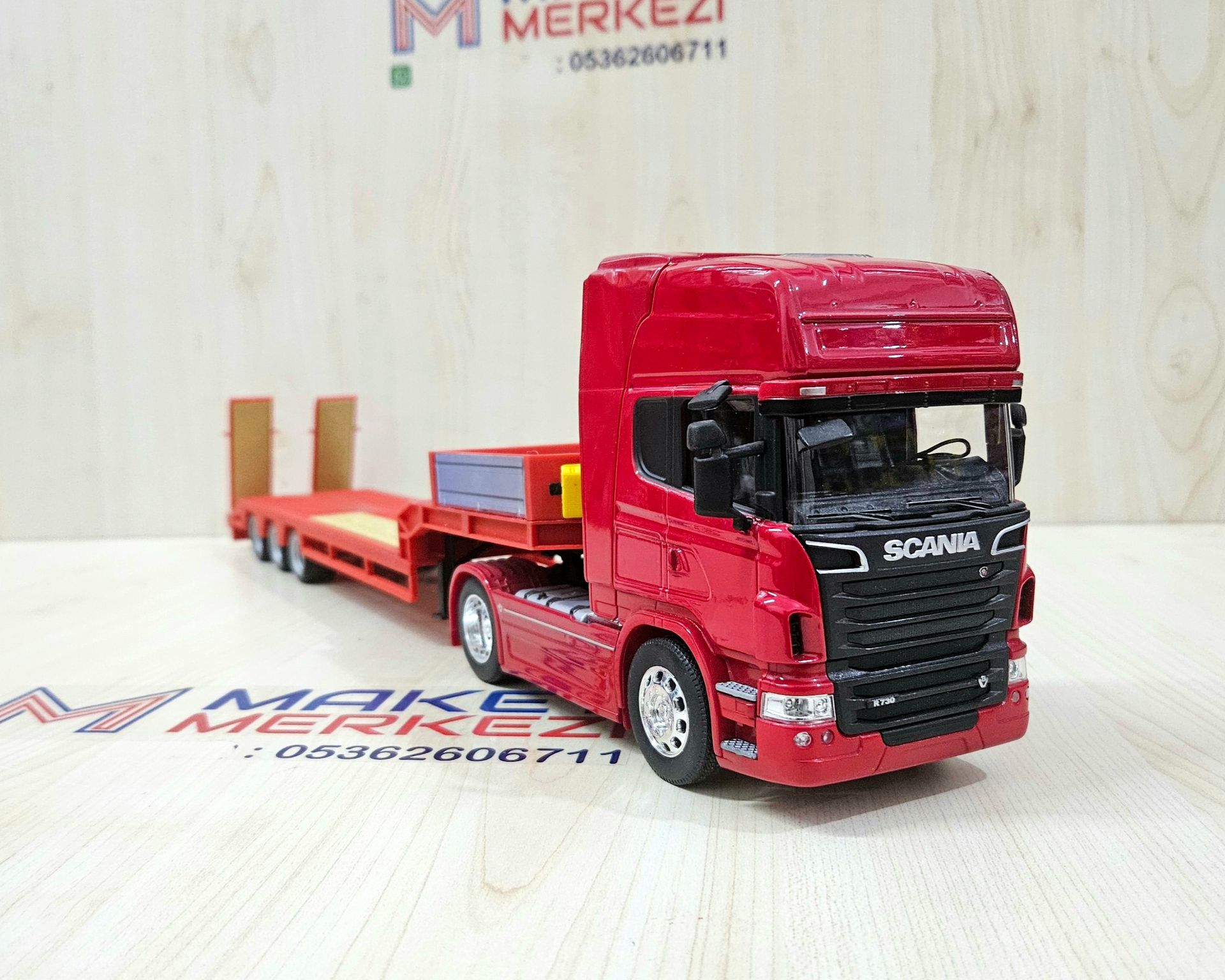 1/32 WELLY SCANIA R730 LOWBED DORSELİ TIR MAKETİ