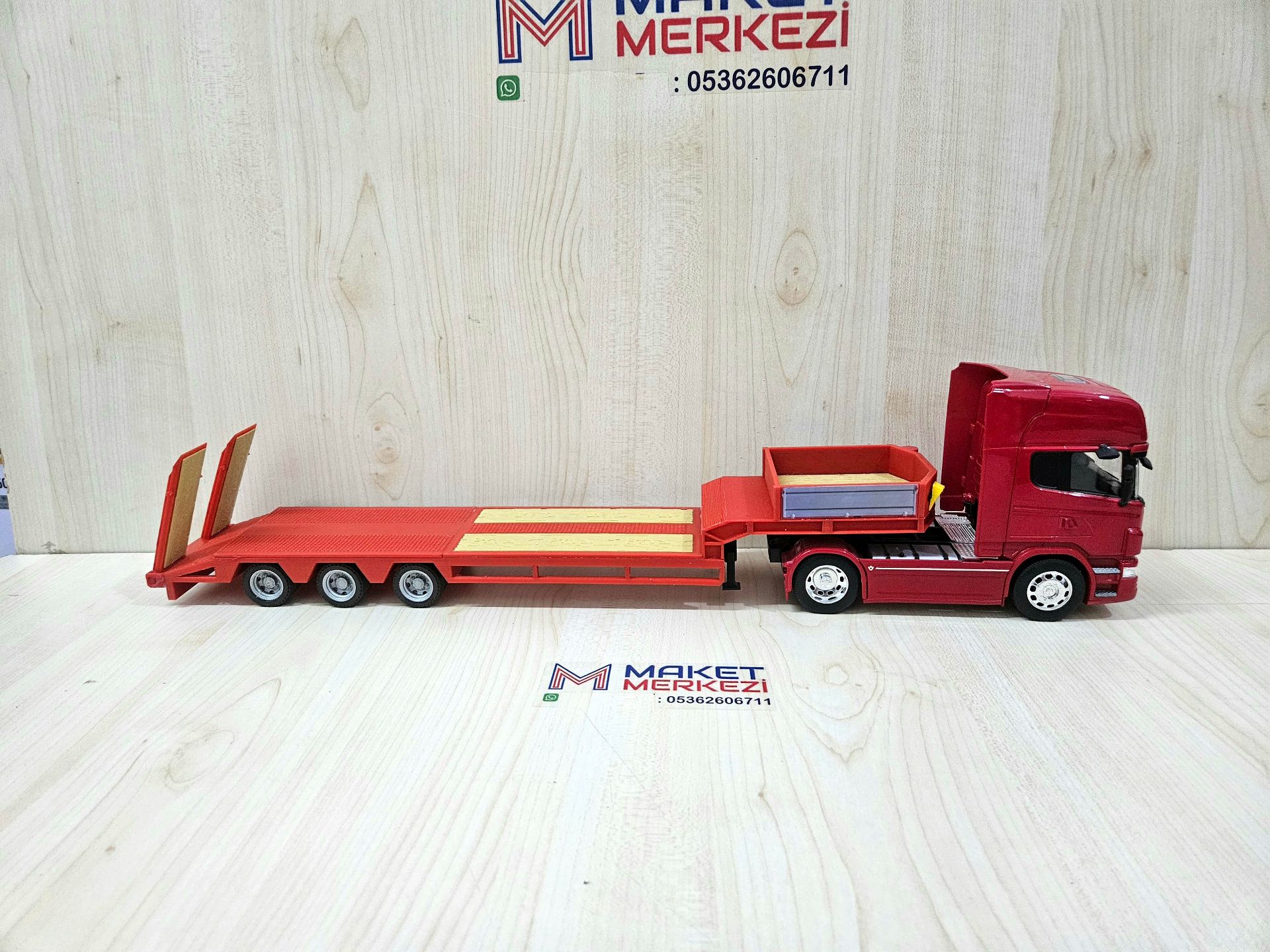 1/32 WELLY SCANIA R730 LOWBED DORSELİ TIR MAKETİ