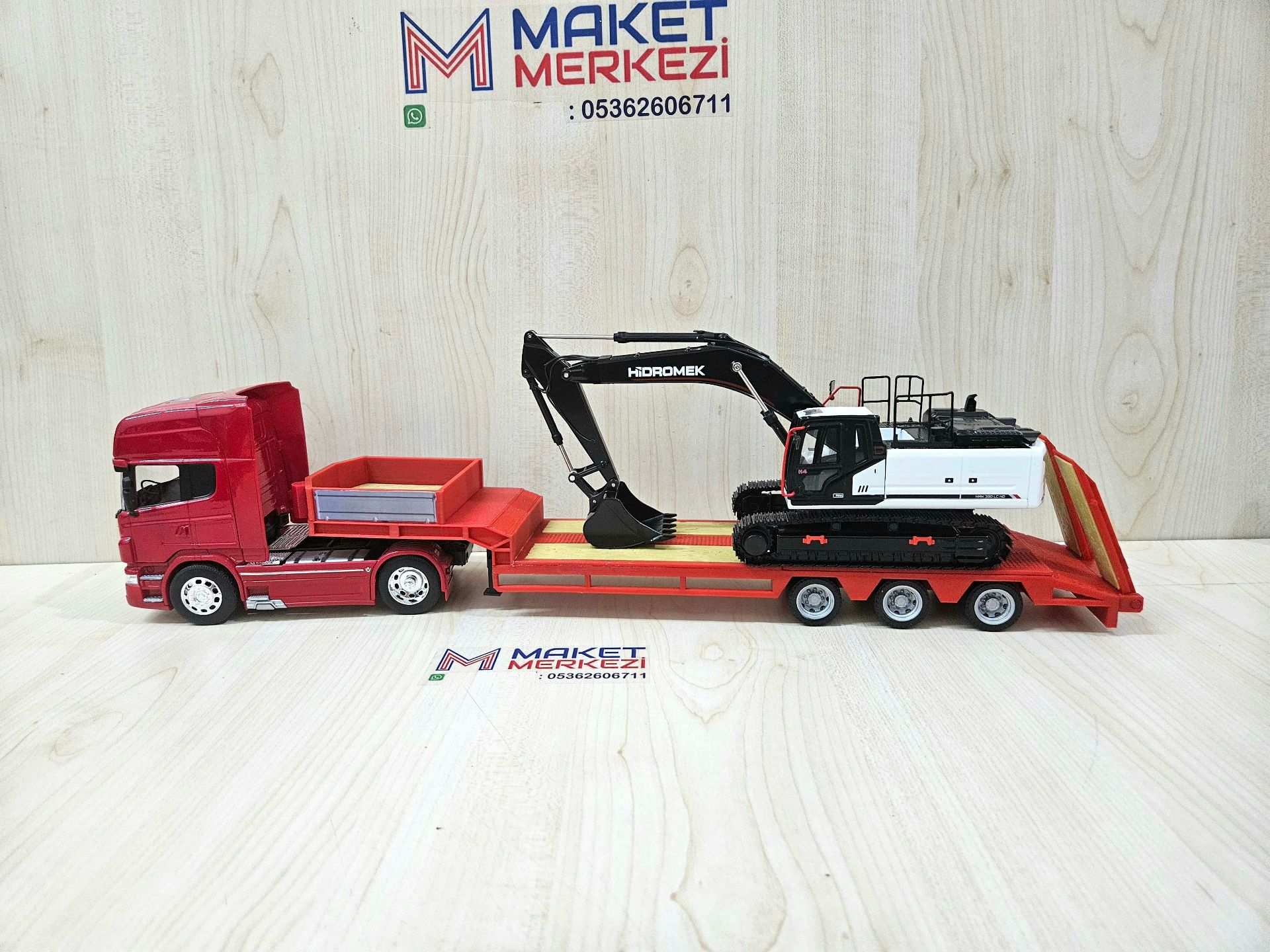 1/32 WELLY SCANIA R730 LOWBED DORSELİ TIR MAKETİ