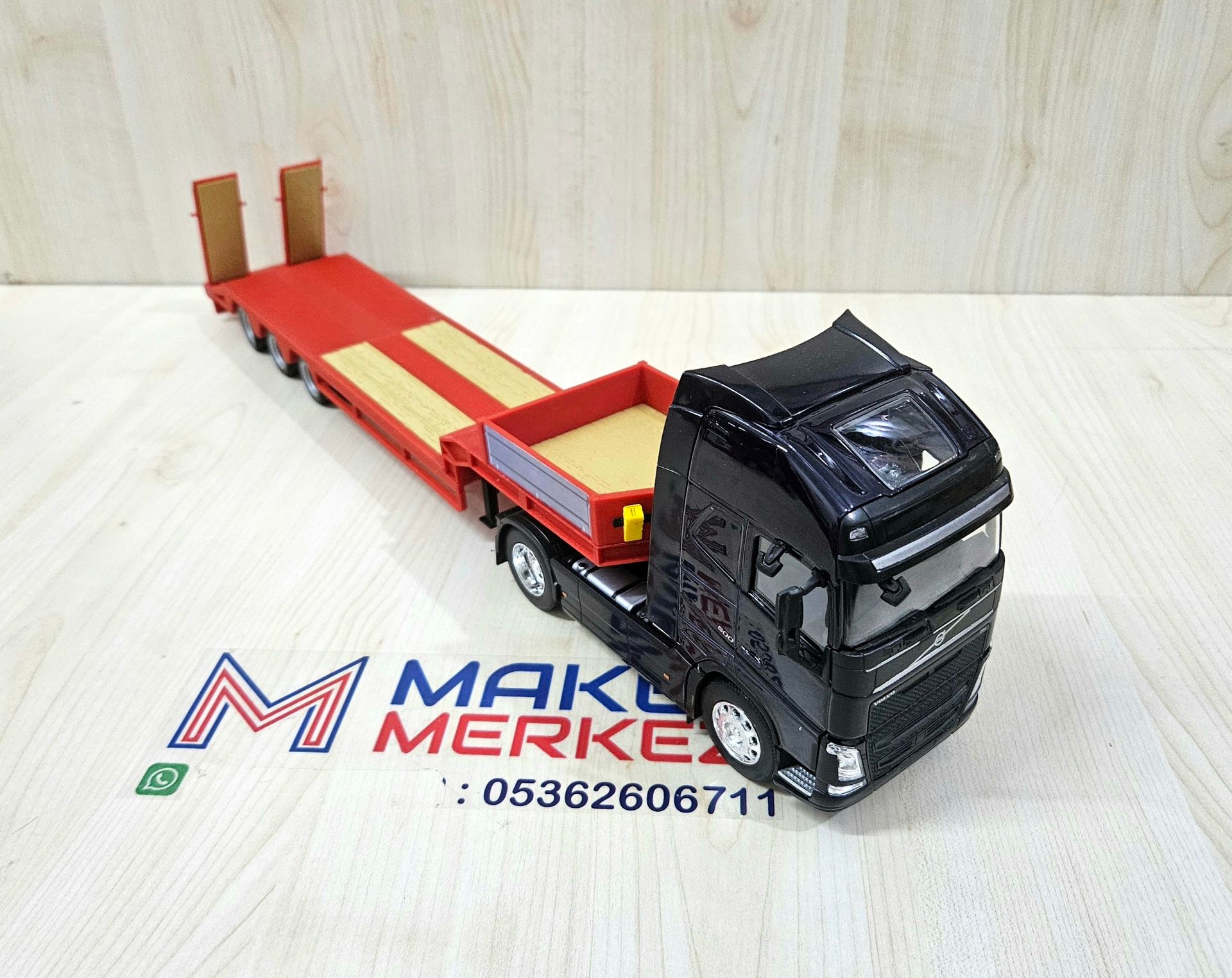 1/32 WELLY LACİVERT VOLVO FH4 LOWBED DORSELİ TIR MAKETİ