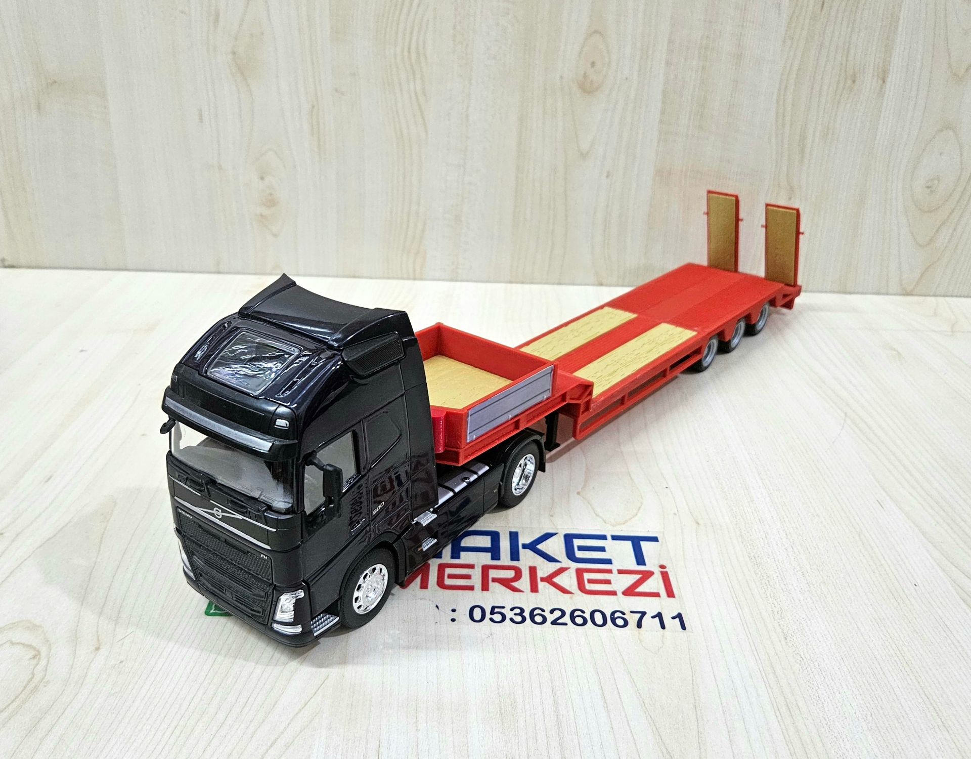 1/32 WELLY LACİVERT VOLVO FH4 LOWBED DORSELİ TIR MAKETİ
