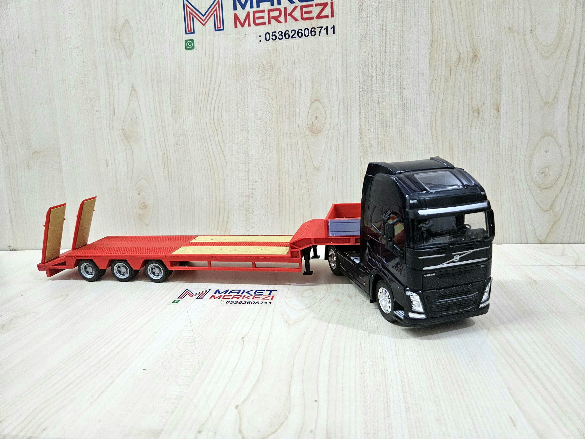 1/32 WELLY LACİVERT VOLVO FH4 LOWBED DORSELİ TIR MAKETİ