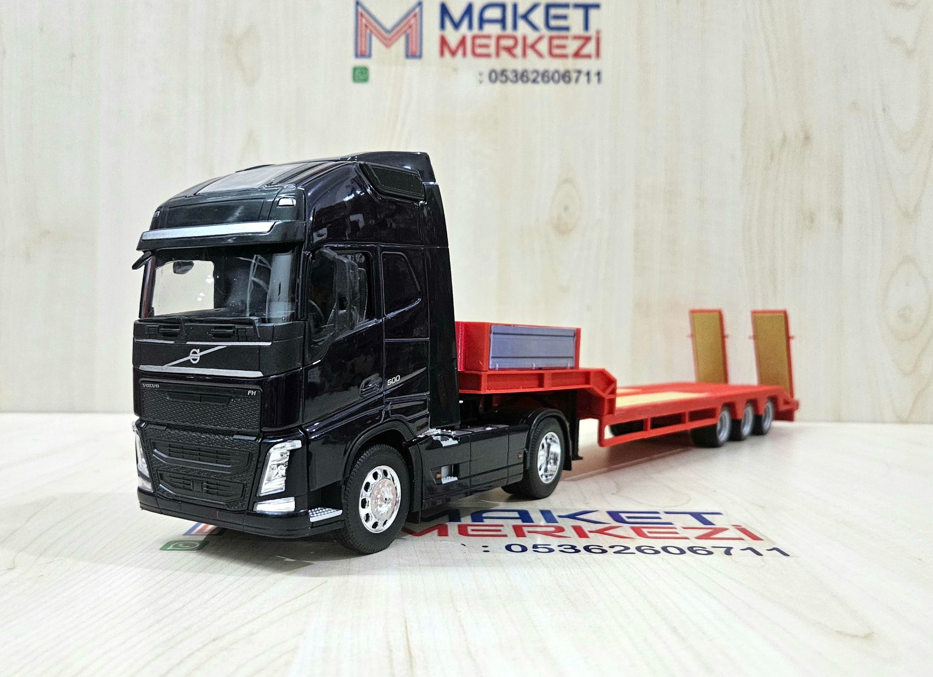 1/32 WELLY LACİVERT VOLVO FH4 LOWBED DORSELİ TIR MAKETİ