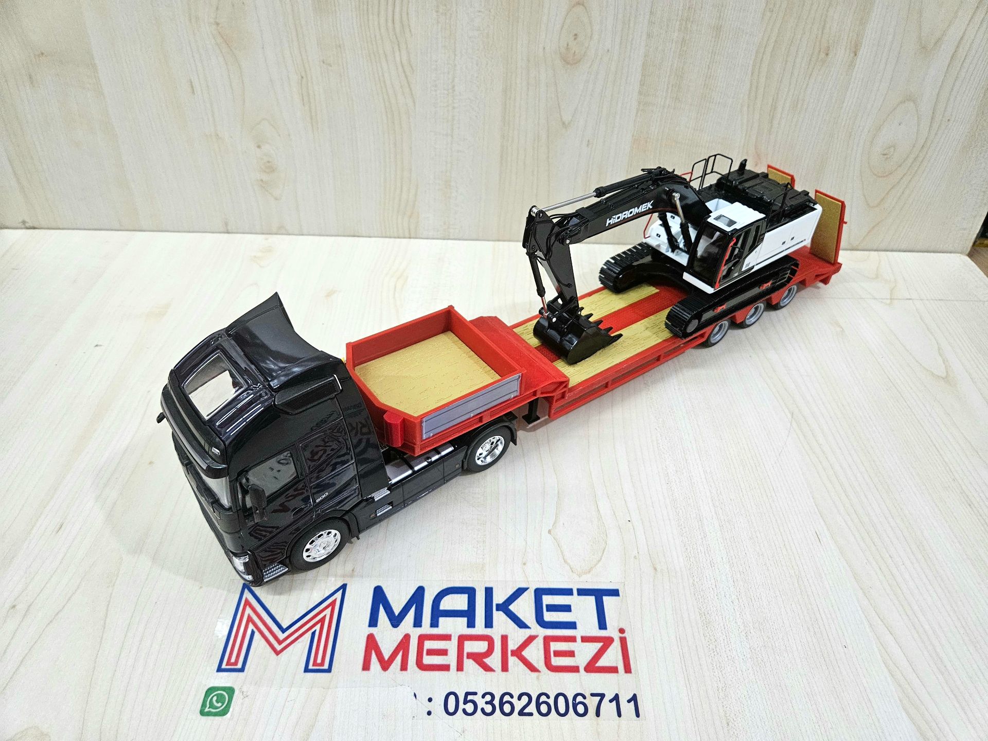 1/32 WELLY LACİVERT VOLVO FH4 LOWBED DORSELİ TIR MAKETİ