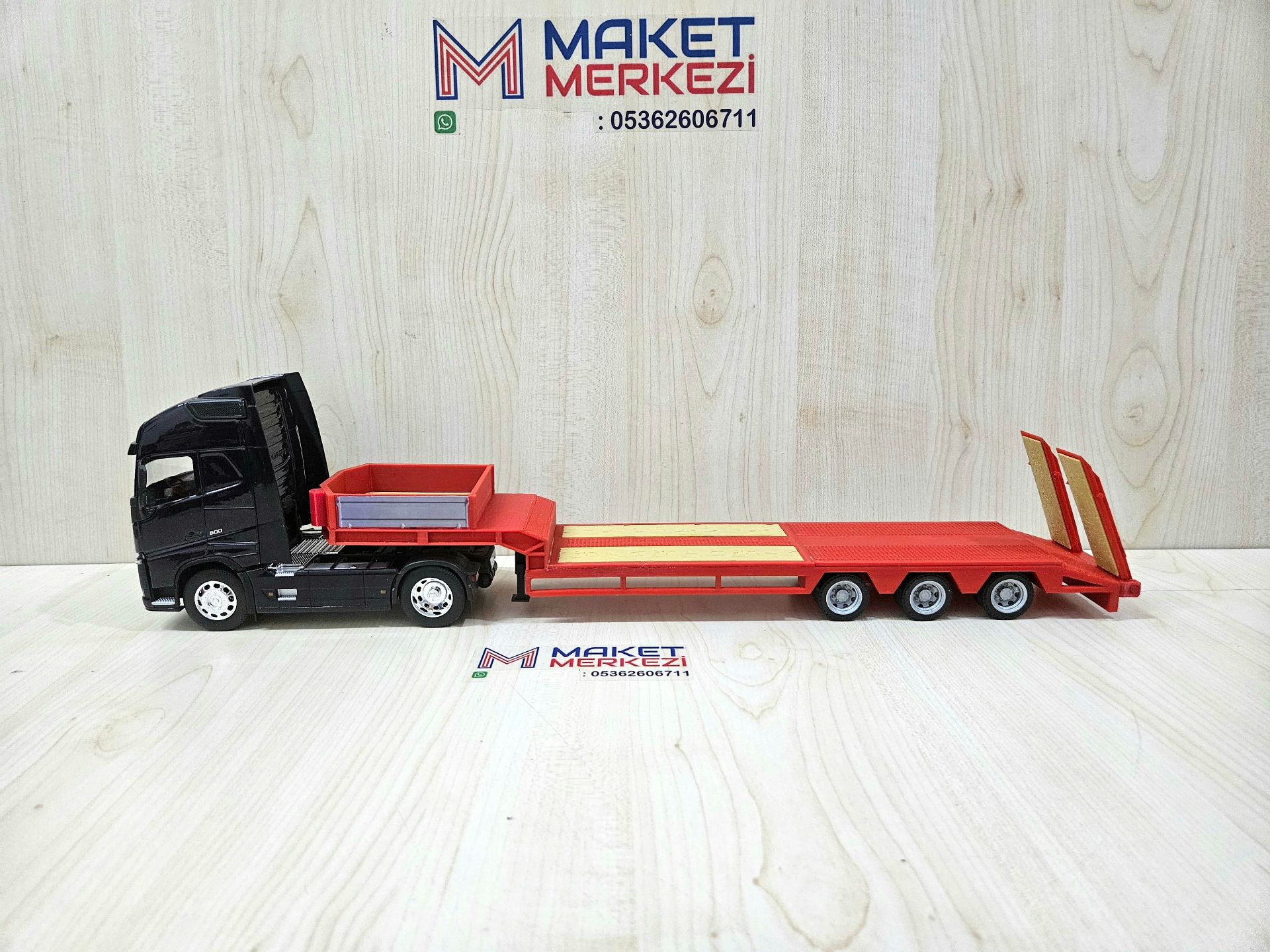1/32 WELLY LACİVERT VOLVO FH4 LOWBED DORSELİ TIR MAKETİ