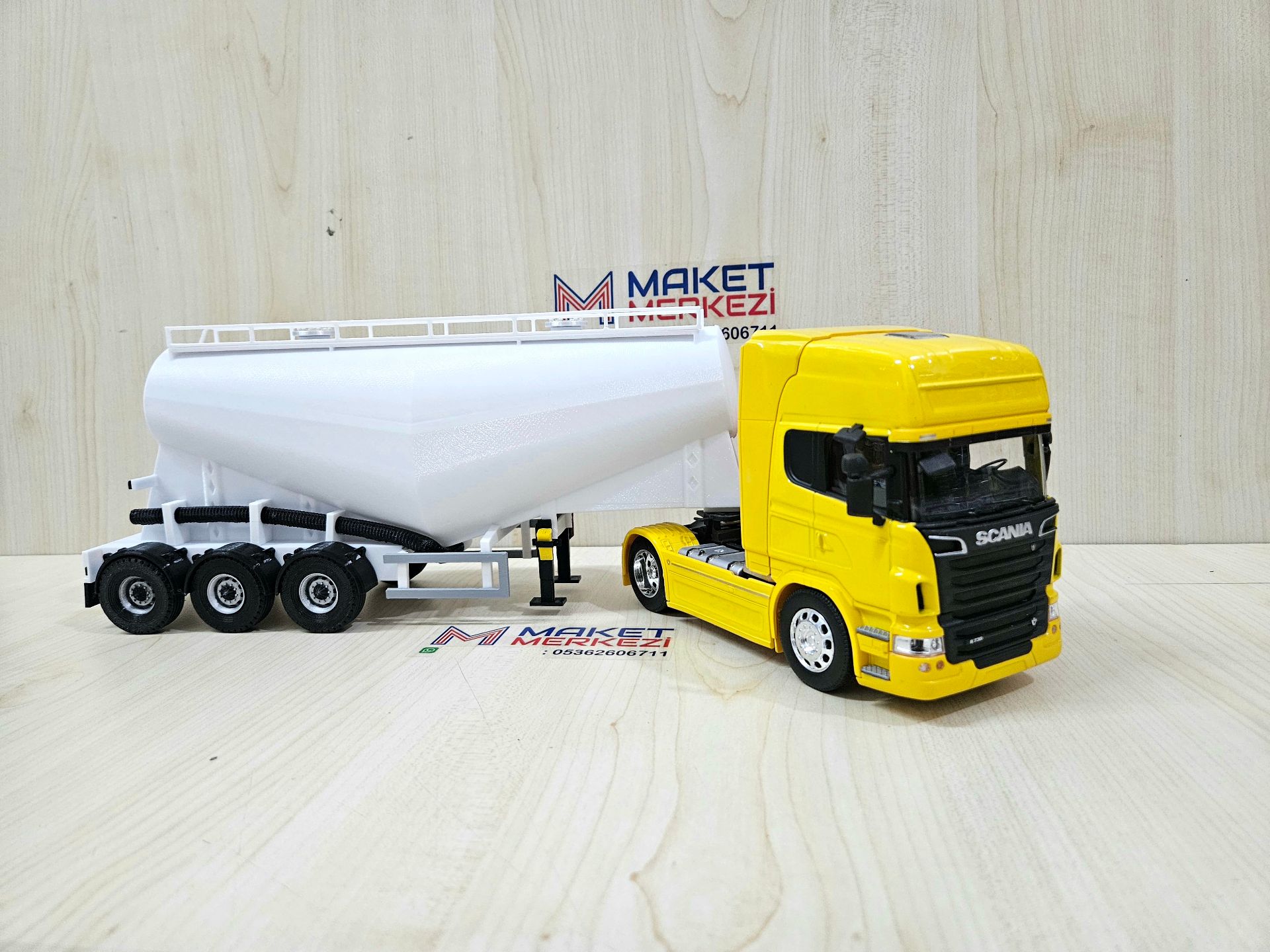1/32 WELLY SARI SCANIA R730 V TİPİ SİLOBAS TIR MAKETİ