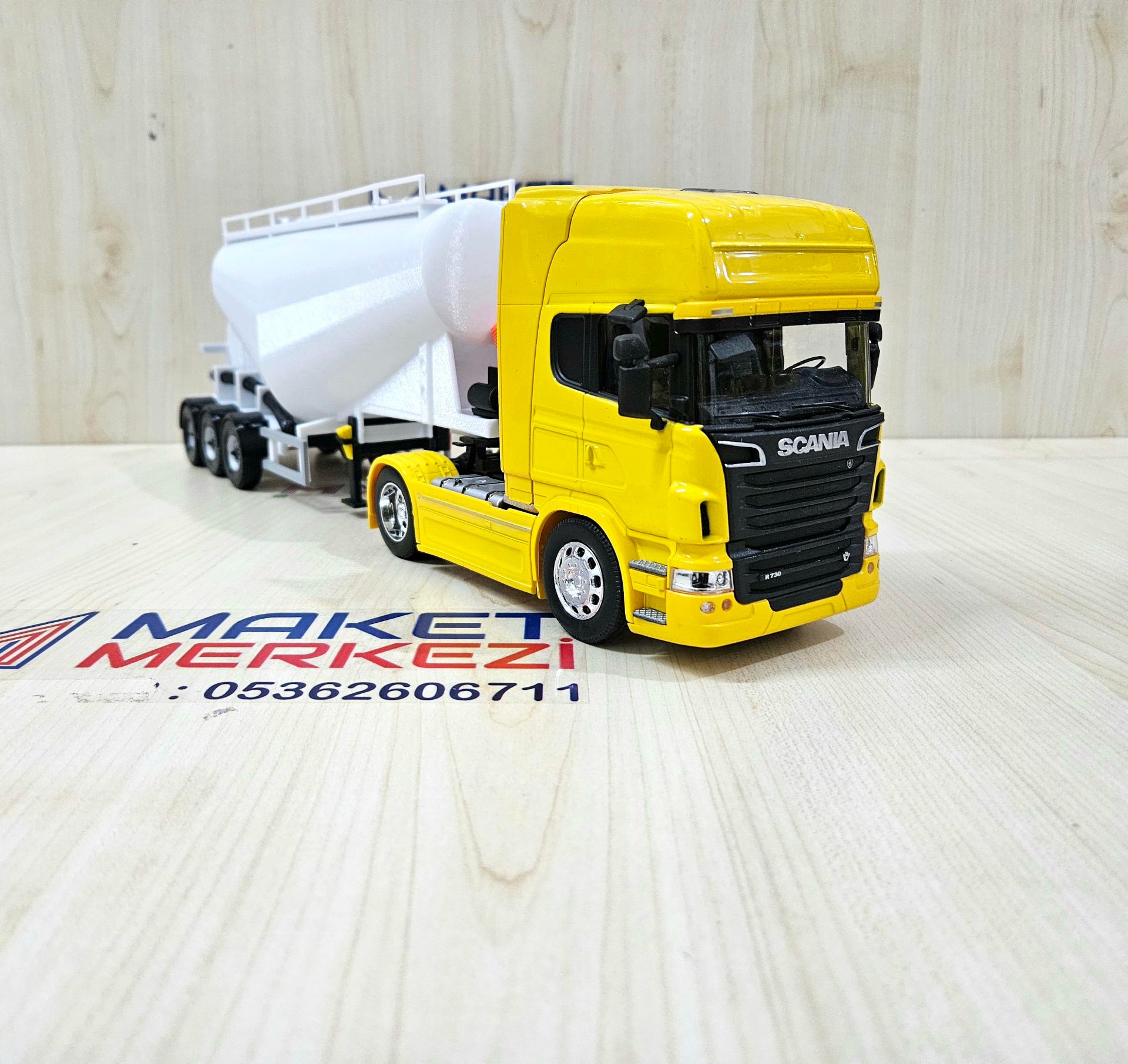 1/32 WELLY SARI SCANIA R730 V TİPİ SİLOBAS TIR MAKETİ