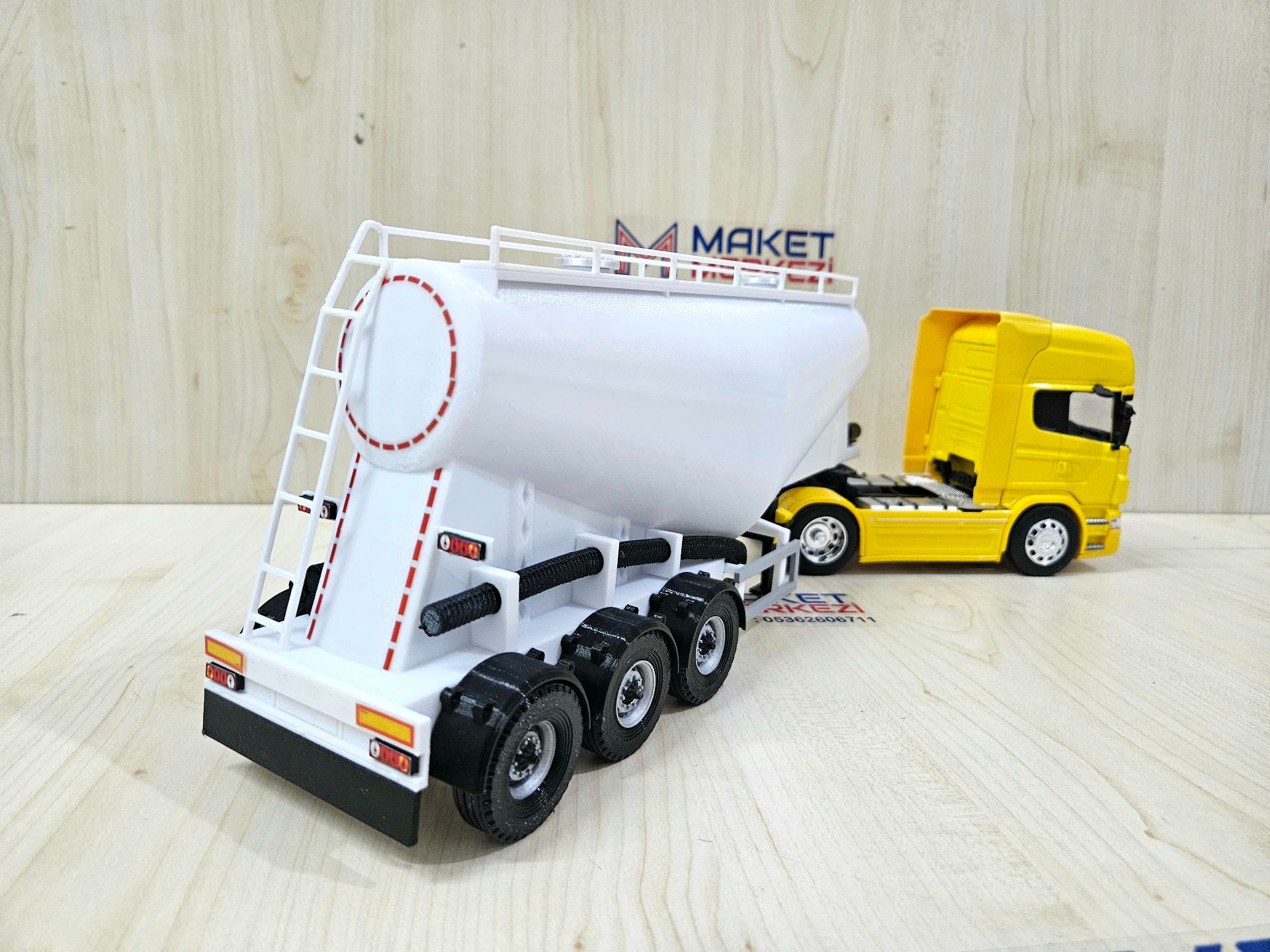 1/32 WELLY SARI SCANIA R730 V TİPİ SİLOBAS TIR MAKETİ