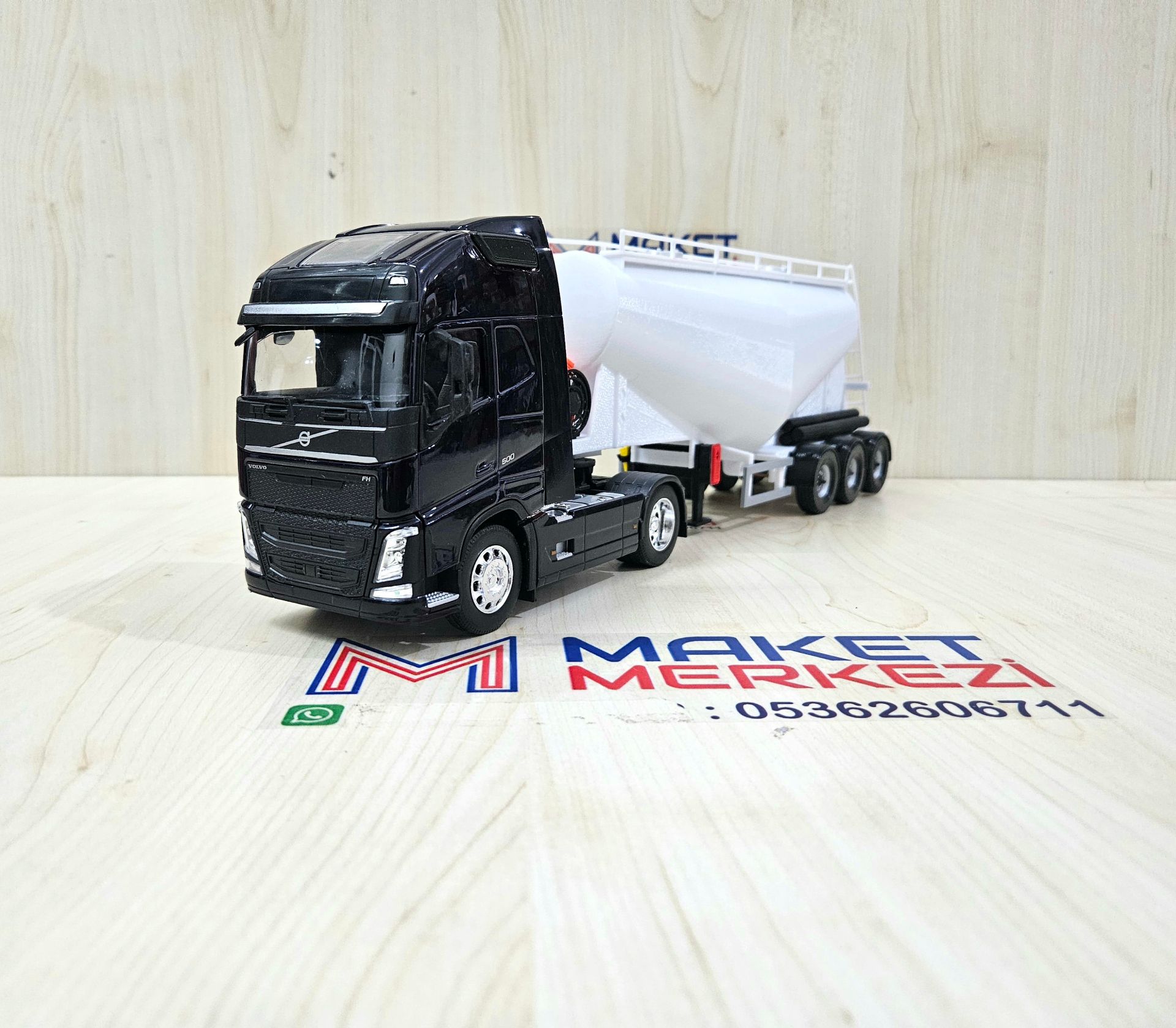 1/32 WELLY LACİVERT VOLVO FH4 V TİPİ SİLOBAS TIR MAKETİ