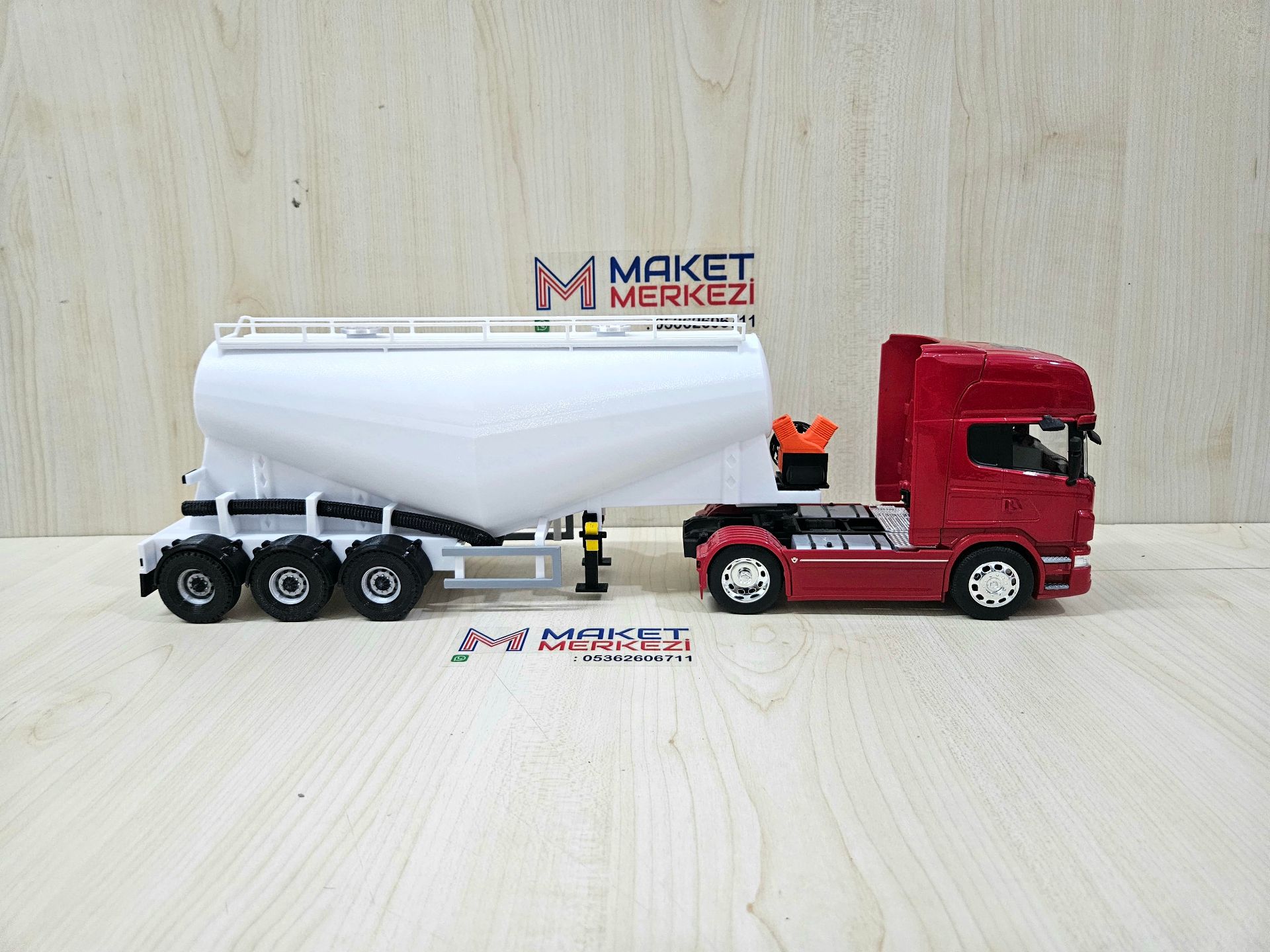 1/32 WELLY SCANIA R730 V TİPİ SİLOBAS TIR MAKETİ
