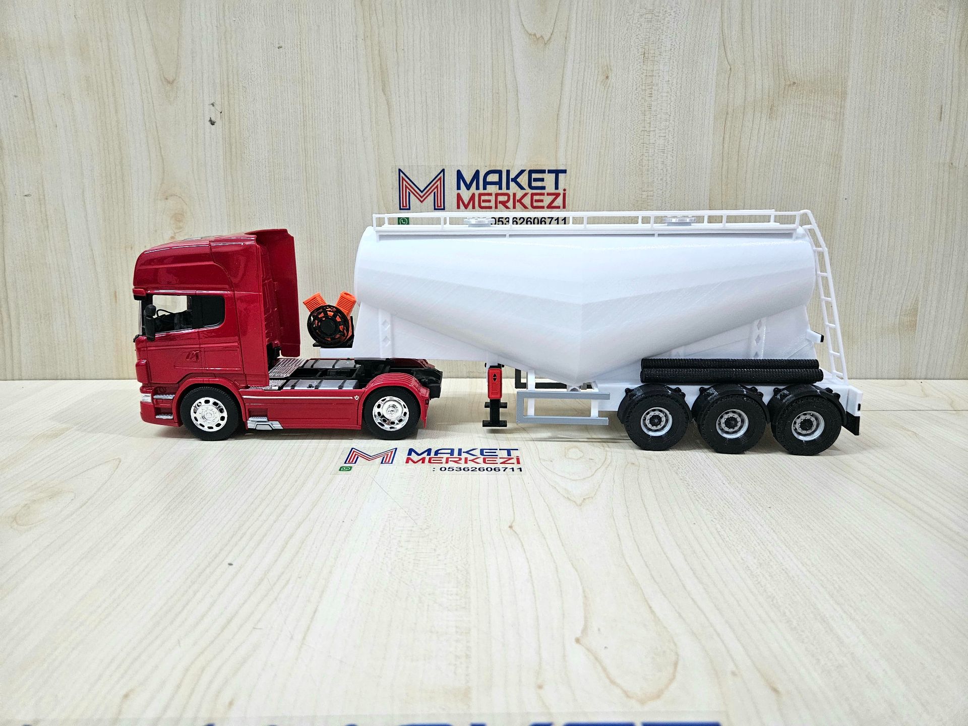 1/32 WELLY SCANIA R730 V TİPİ SİLOBAS TIR MAKETİ