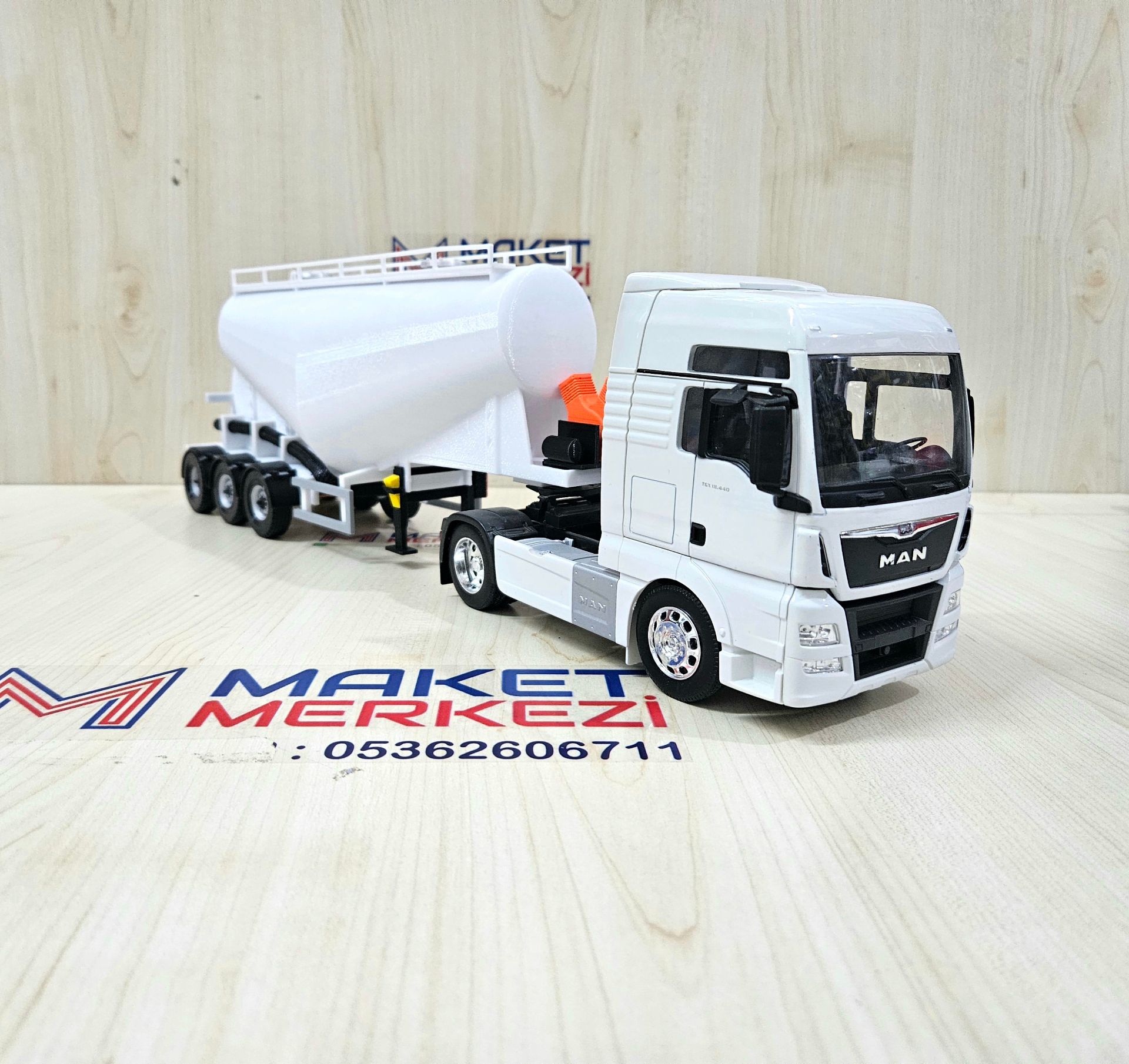 1/32 WELLY LMAN TGX V TİPİ SİLOBAS TIR MAKETİ