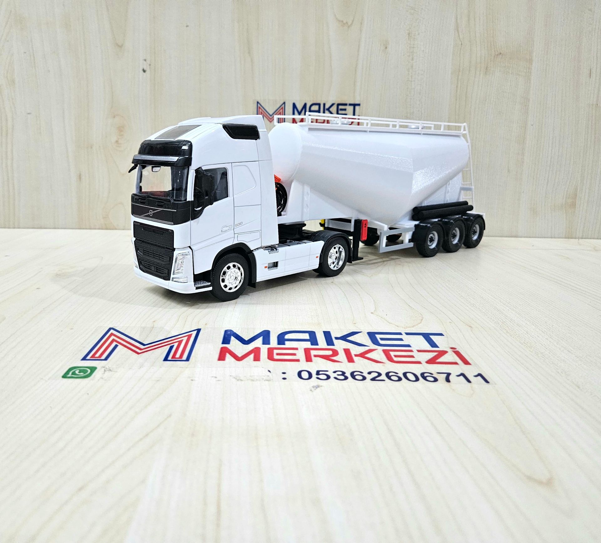 1/32 WELLY BEYAZ VOLVO FH4 V TİPİ SİLOBAS TIR MAKETİ