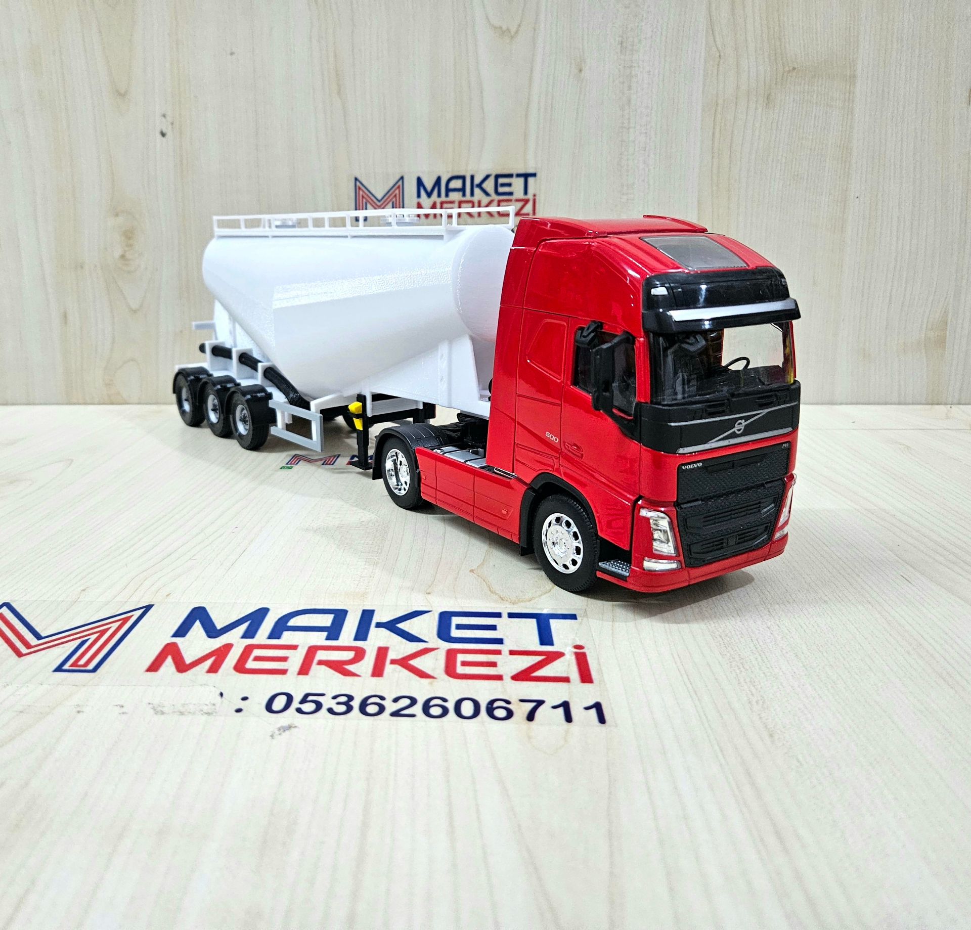 1/32 WELLY KIRMIZI VOLVO FH4 V TİPİ SİLOBAS TIR MAKETİ