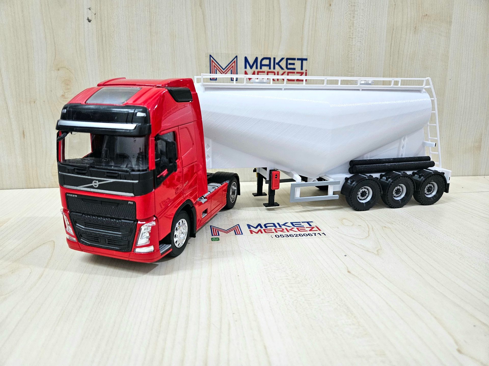 1/32 WELLY KIRMIZI VOLVO FH4 V TİPİ SİLOBAS TIR MAKETİ