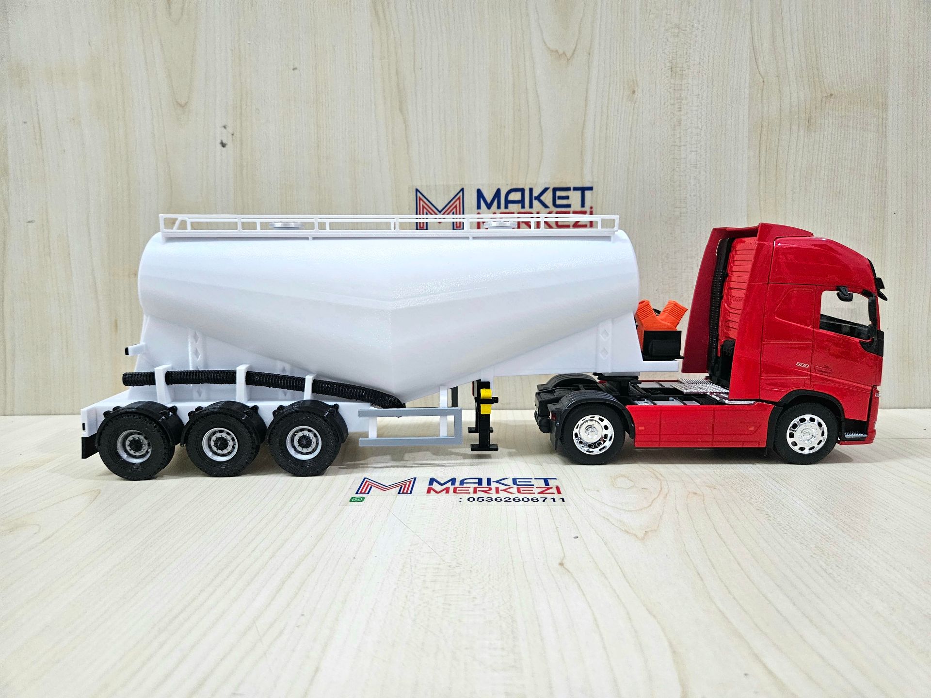 1/32 WELLY KIRMIZI VOLVO FH4 V TİPİ SİLOBAS TIR MAKETİ