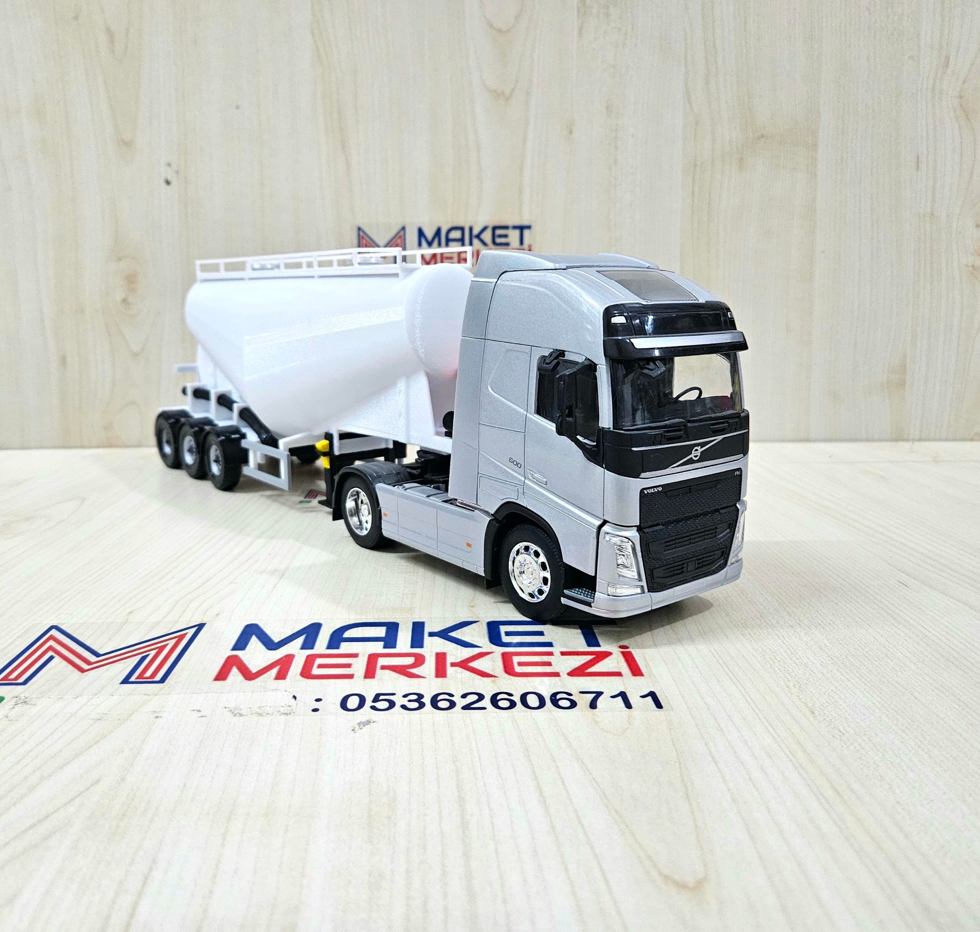 1/32 WELLY GRİ VOLVO FH4 V TİPİ SİLOBAS TIR MAKETİ