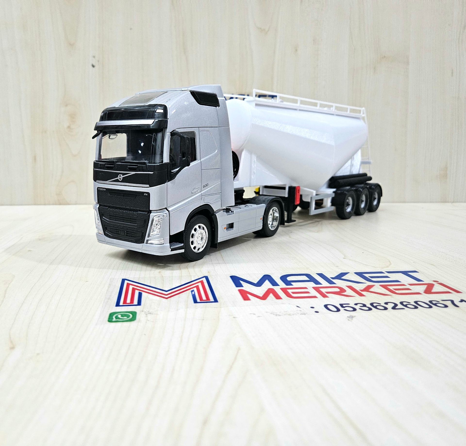 1/32 WELLY GRİ VOLVO FH4 V TİPİ SİLOBAS TIR MAKETİ